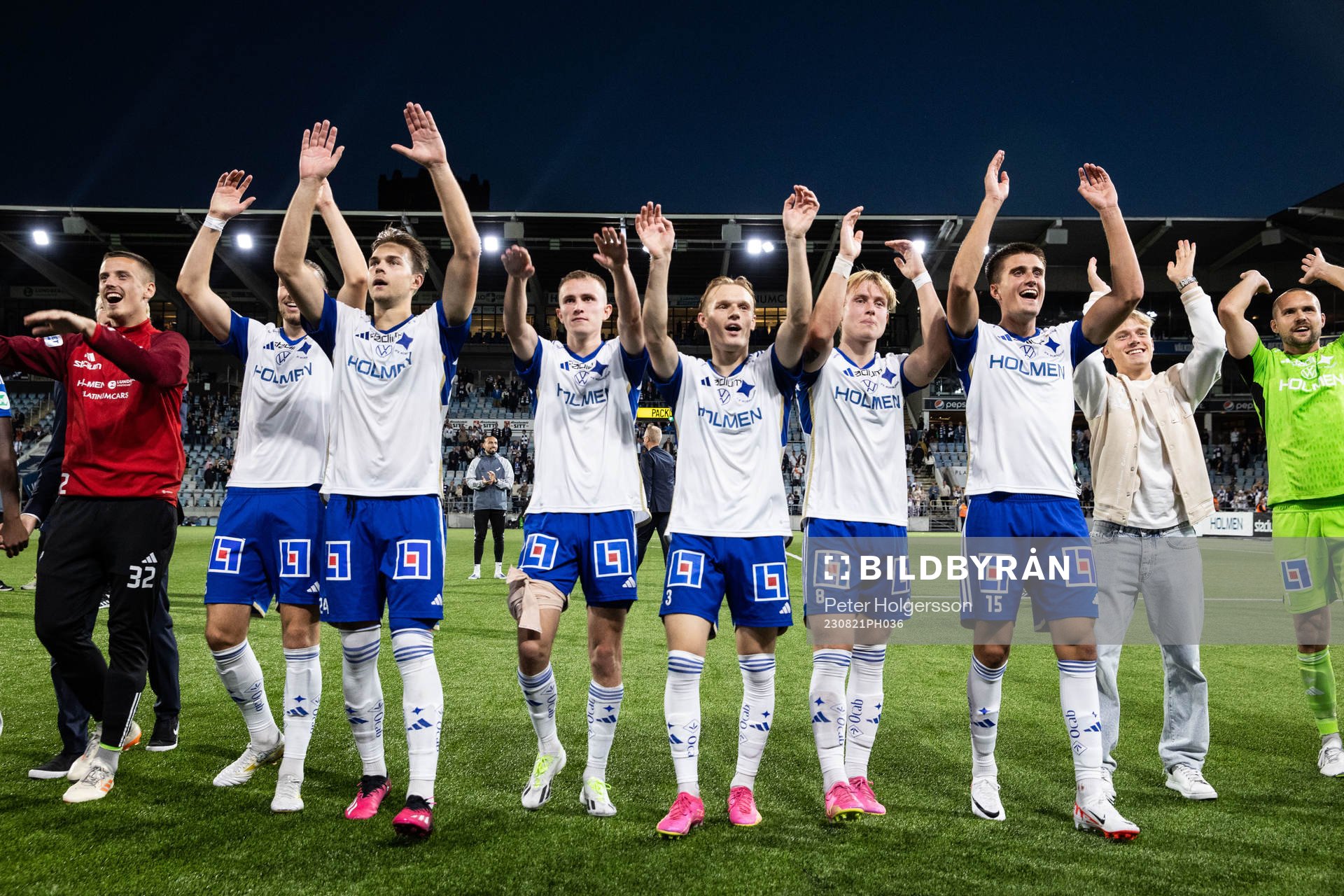 IFK Norrköpings spelare jublar