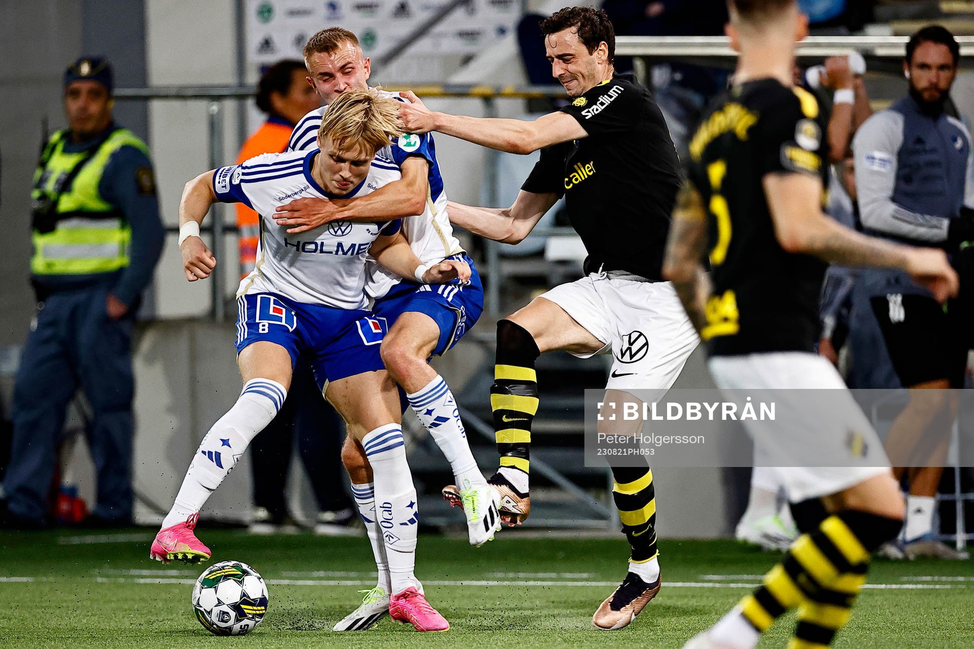 IFK Norrköpings Isak Andri Sigurgeirsson och AIKs Jetmir