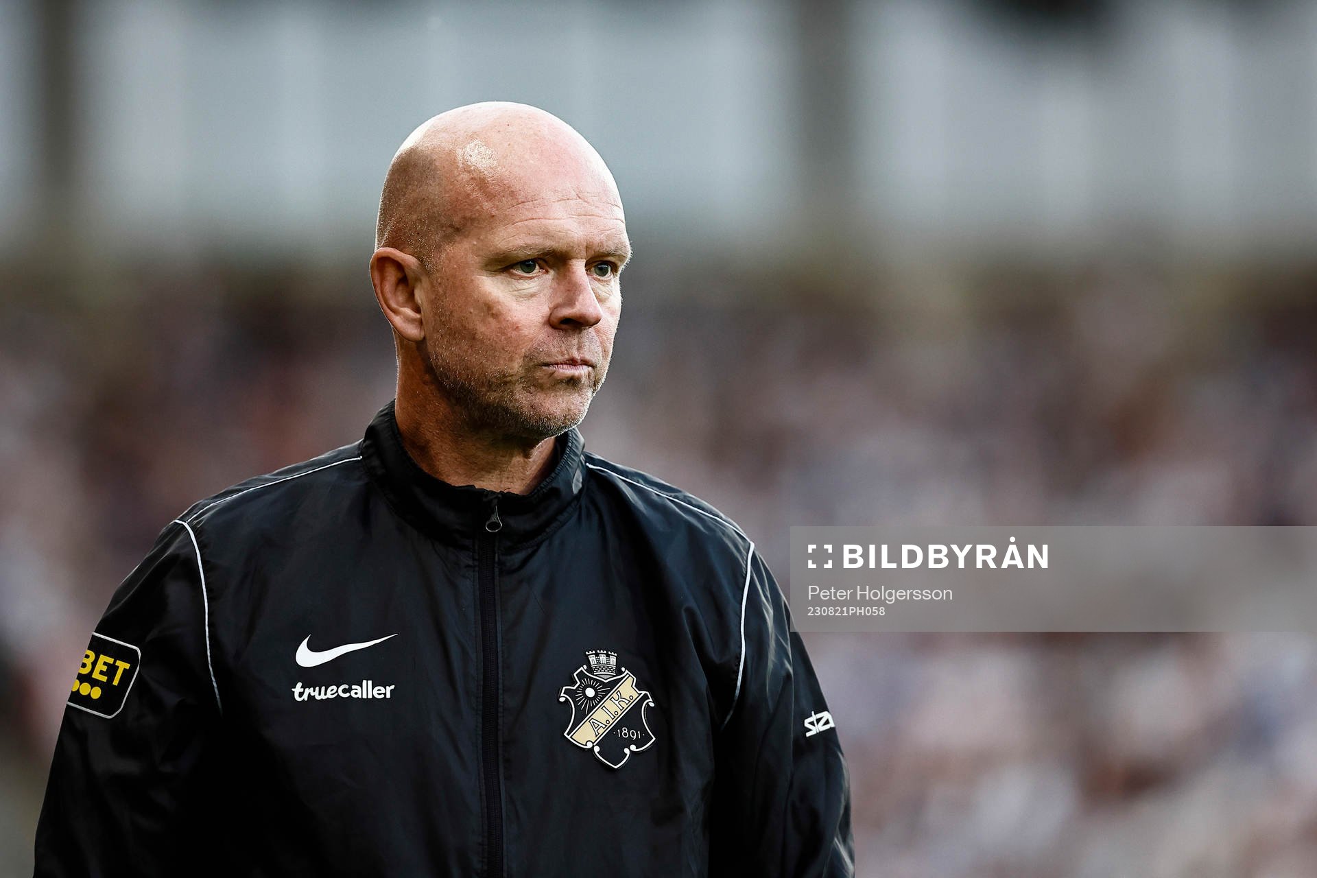 AIKs tränare Henning Berg deppar