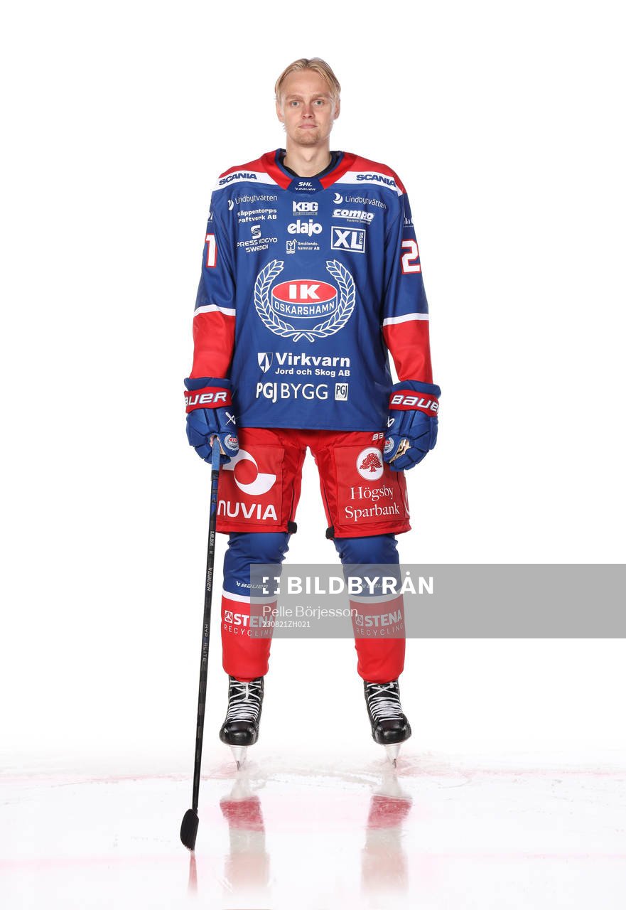 Oskarshamns Hampus Karlssonposerar för ett porträtt