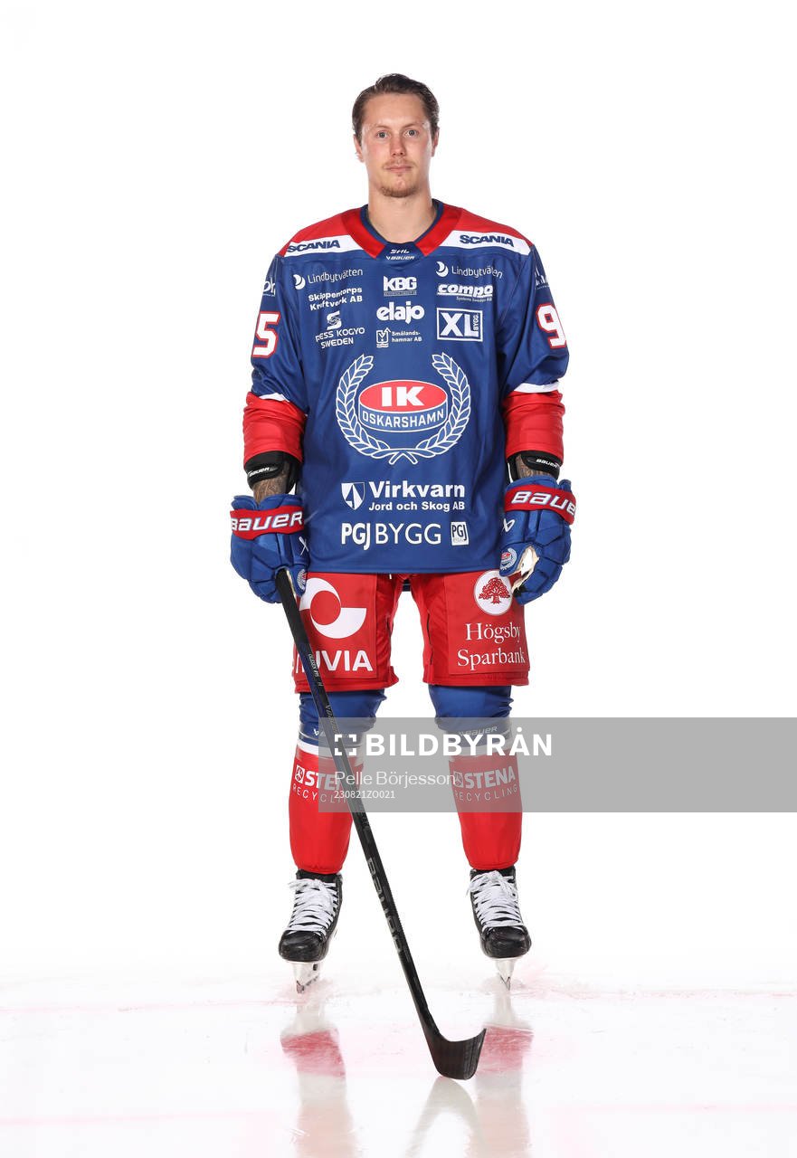 Oskarshamns Nick Olesenposerar för ett porträtt