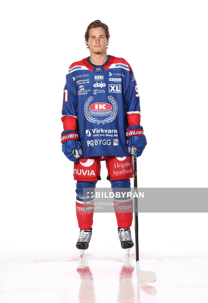 Oskarshamns Logan Hutskoposerar för ett porträtt