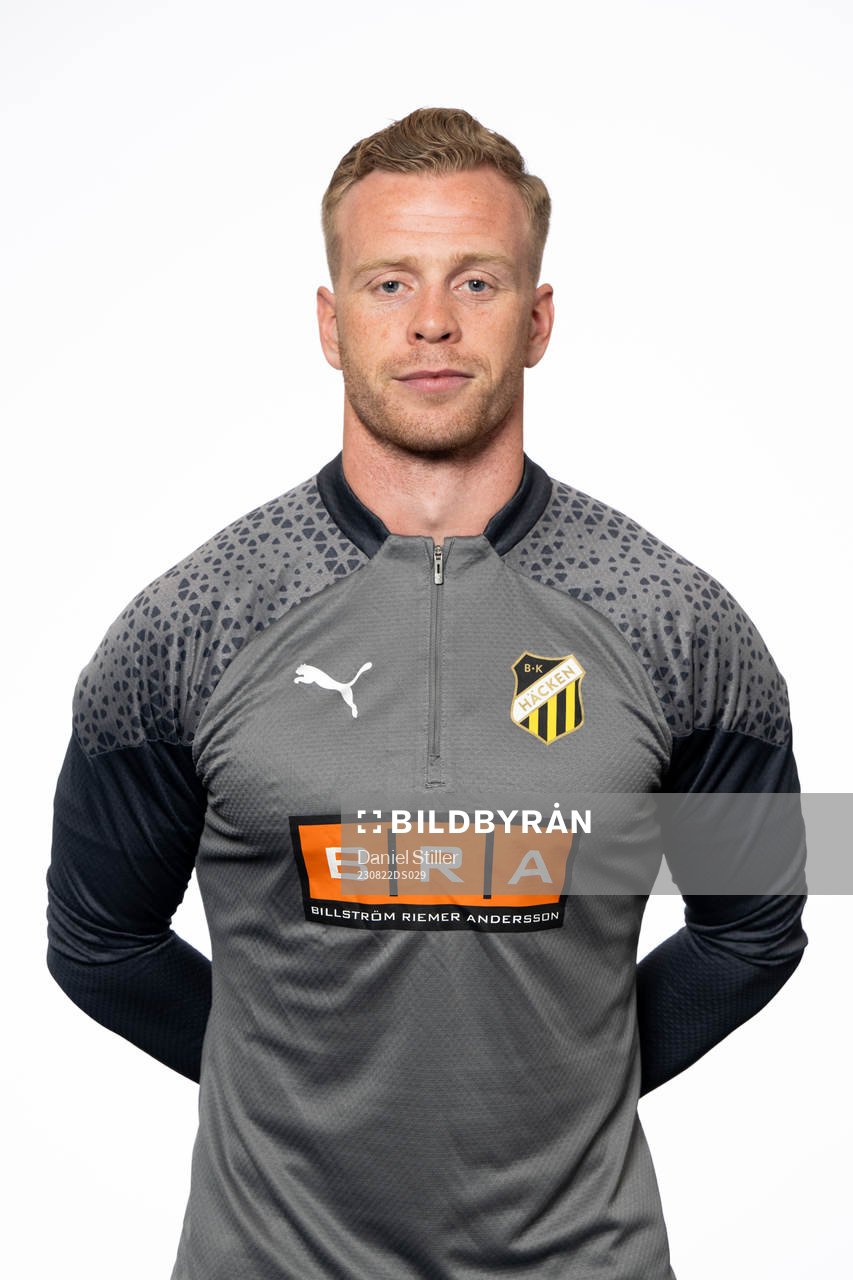Kari Sveinsson, fystränare