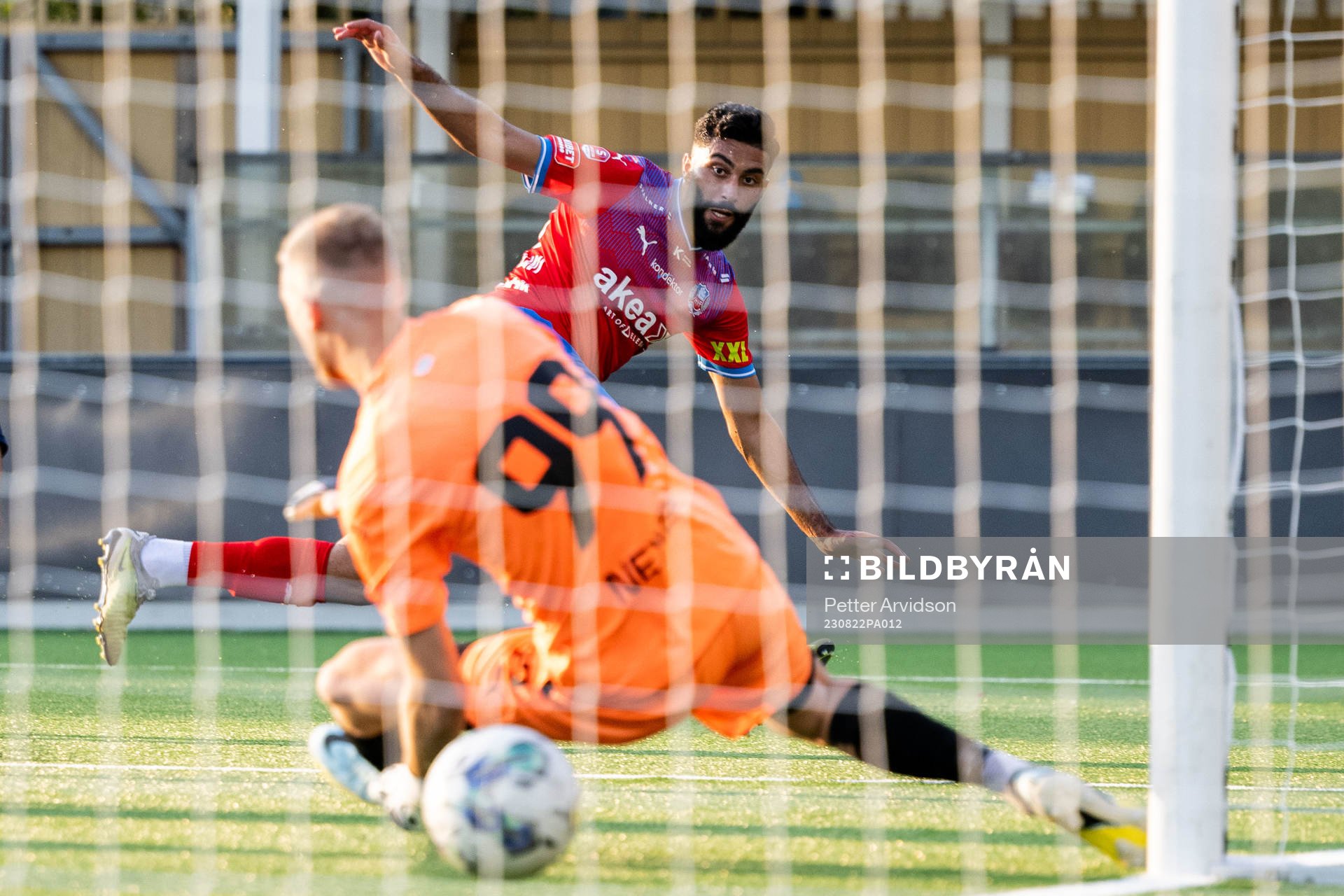 Helsingborgs Amin Al-Hamawi gör 0-1 bakom FC Rosengård