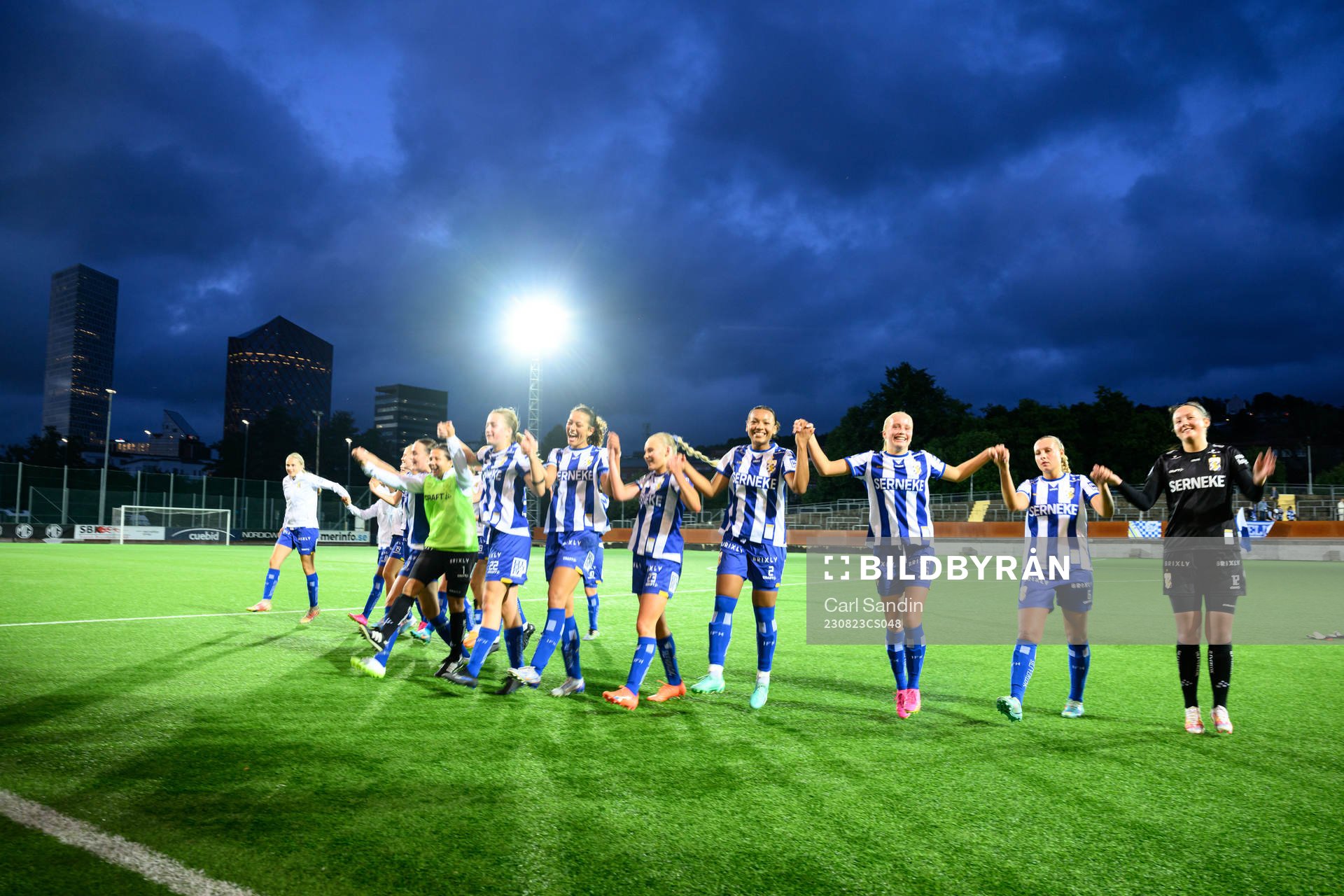 IFK Göteborgs spelare jublar efter fotbollsmatchen i Svenska Cupen mellan IFK Göteborg och Jitex den 23 augusti 2023 i Göteborg. 