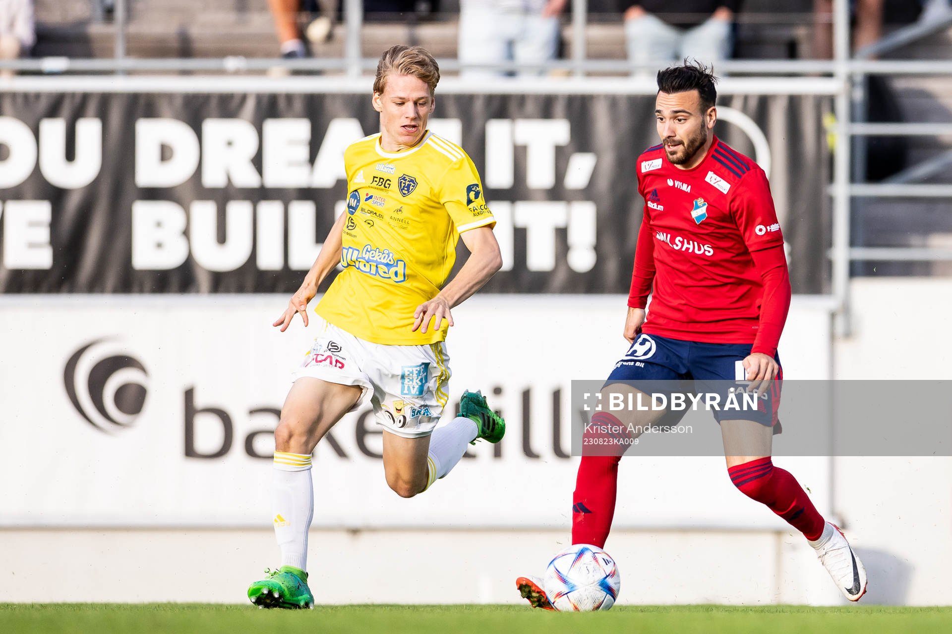 Falkenbergs FFs Melker Nilsson och Östers IFs Dzenis Kozica
