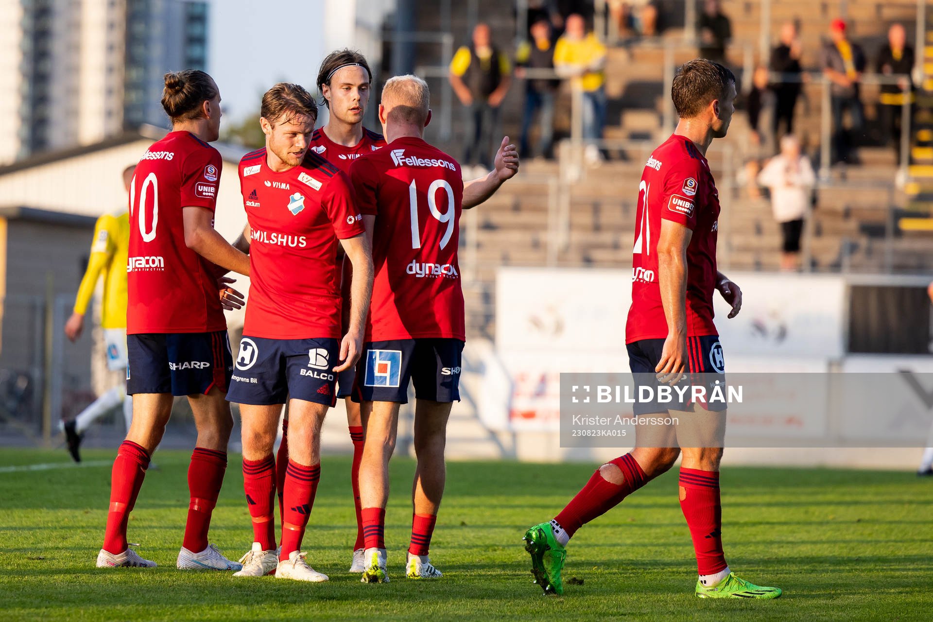 Östers spelare jublar