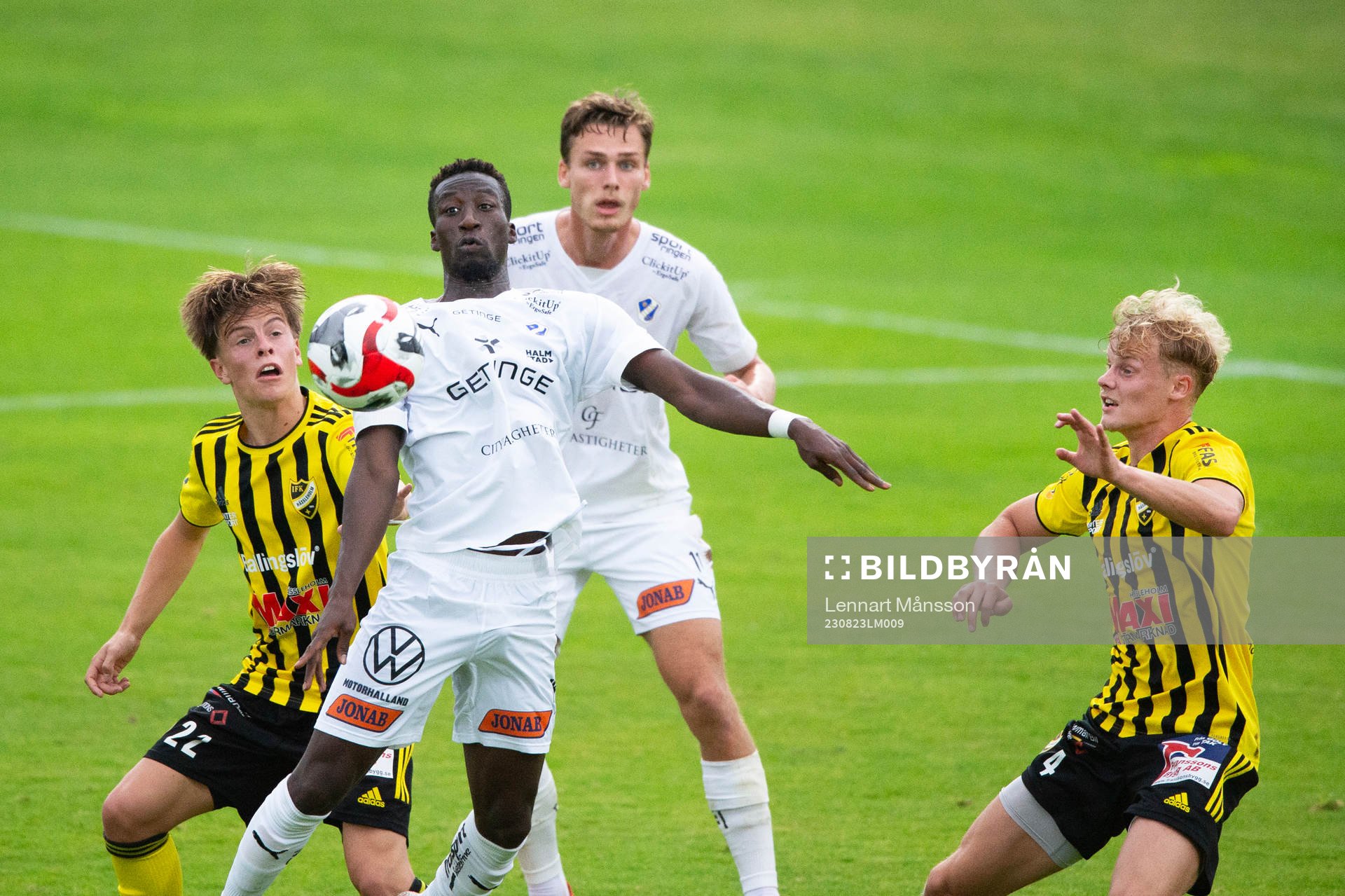 Halmstads Naeem Mohammed och IFK Hässleholms Jussi