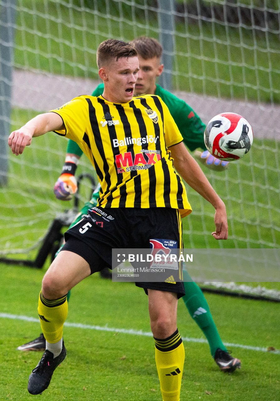 IFK Hässleholms Axel Henriksson i matchen i Svenska Cupen