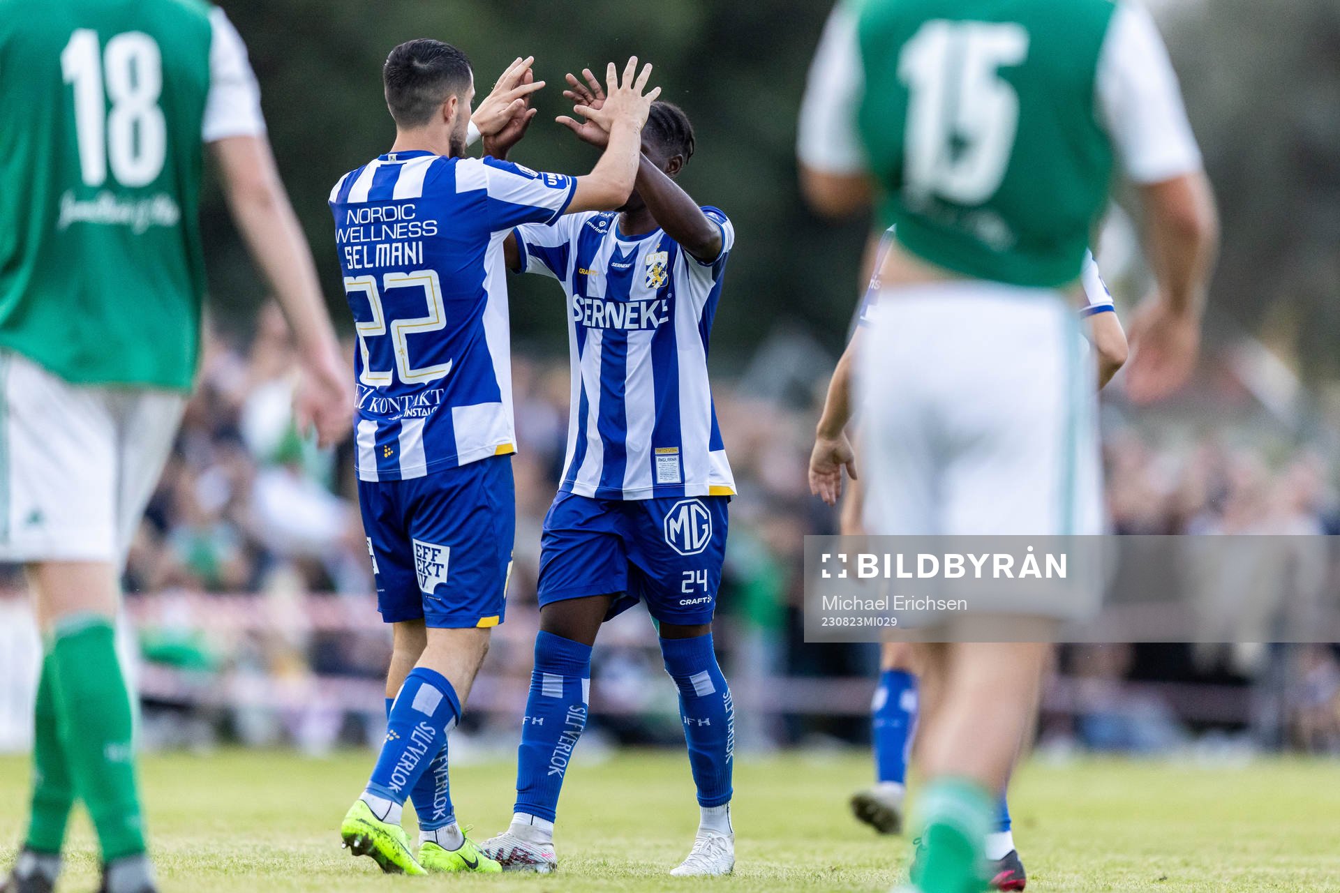 IFK Göteborgs Astrit Selmani jublar med Abundance Salaou