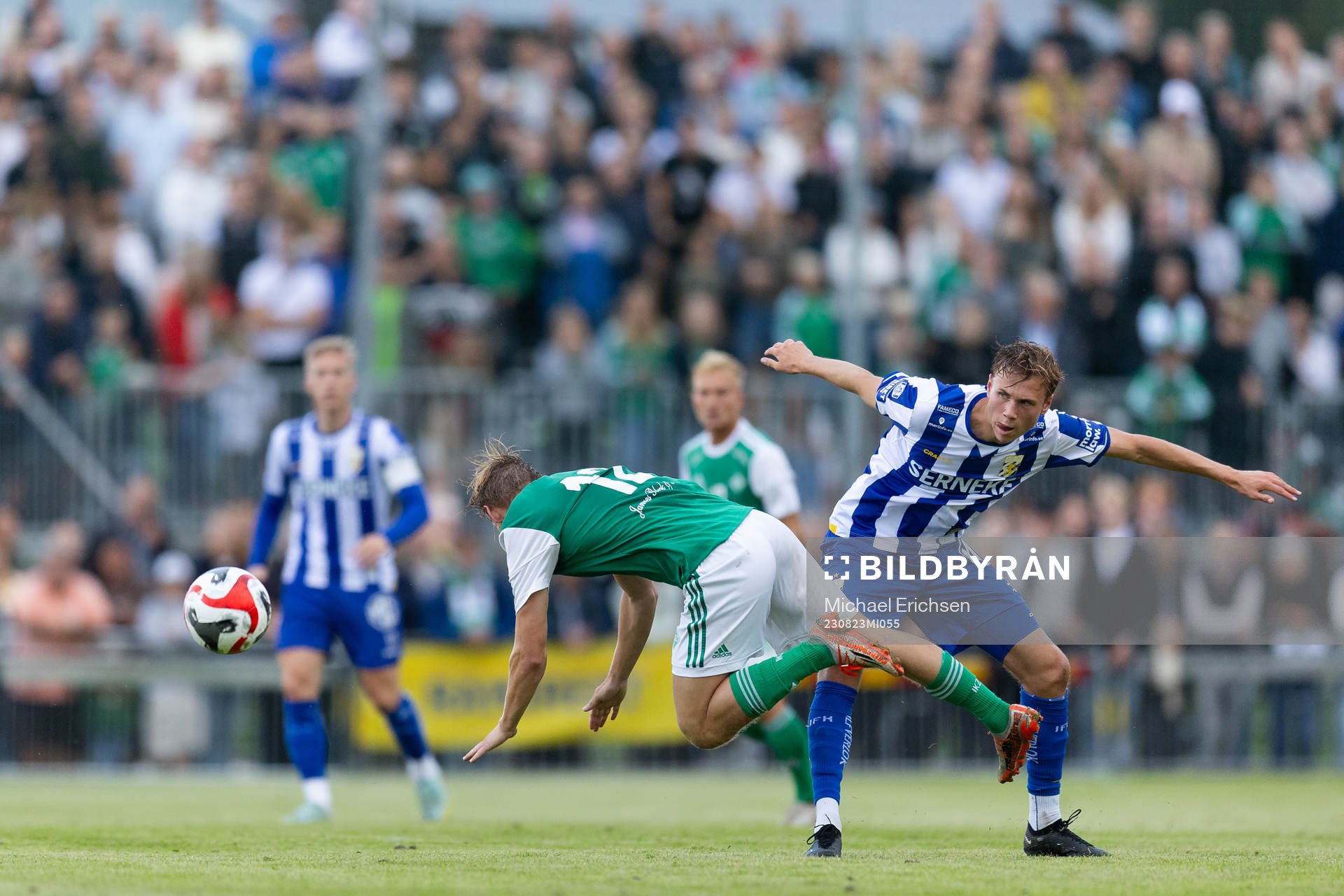 IK Zeniths Adam Bjerkhede och IFK Göteborgs Vilmer Tyrén under fotbollsmatchen i Svenska Cupen mellan IK Zenith och IFK Göteborg den 23 augusti 2023 i Göteborg.