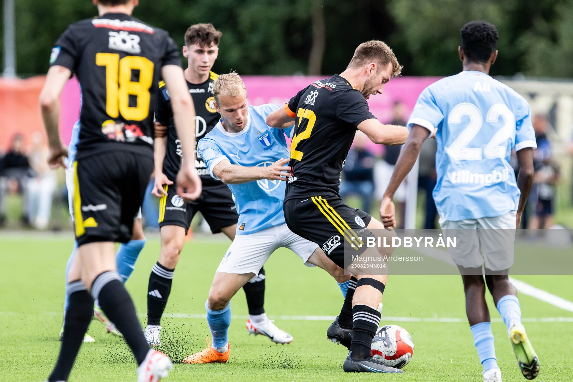 Malmö FFs Oscar Lewicki och Smedby AISs Daniel Rann