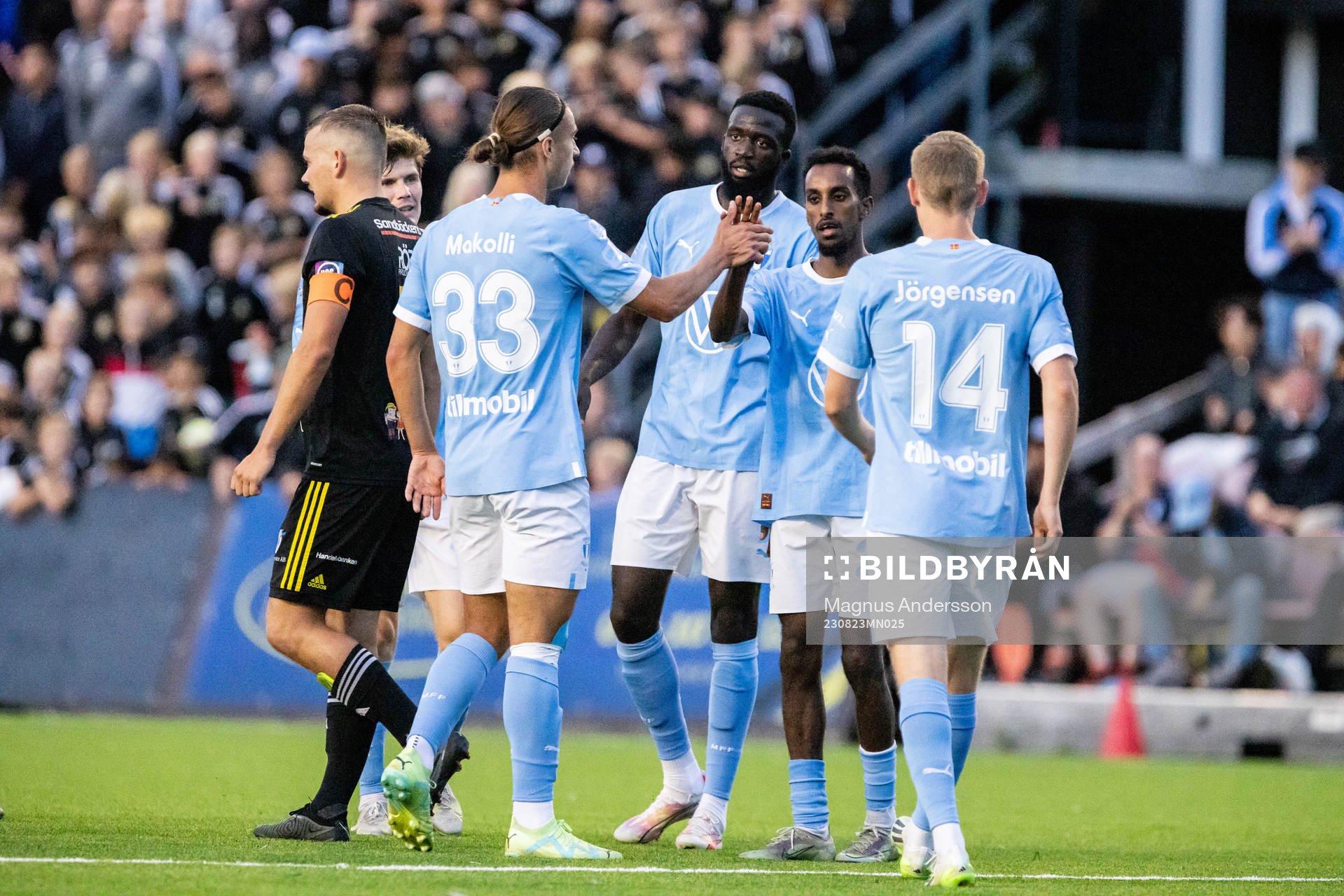 Malmö FFs Taha Ali jublar med lagkamrater