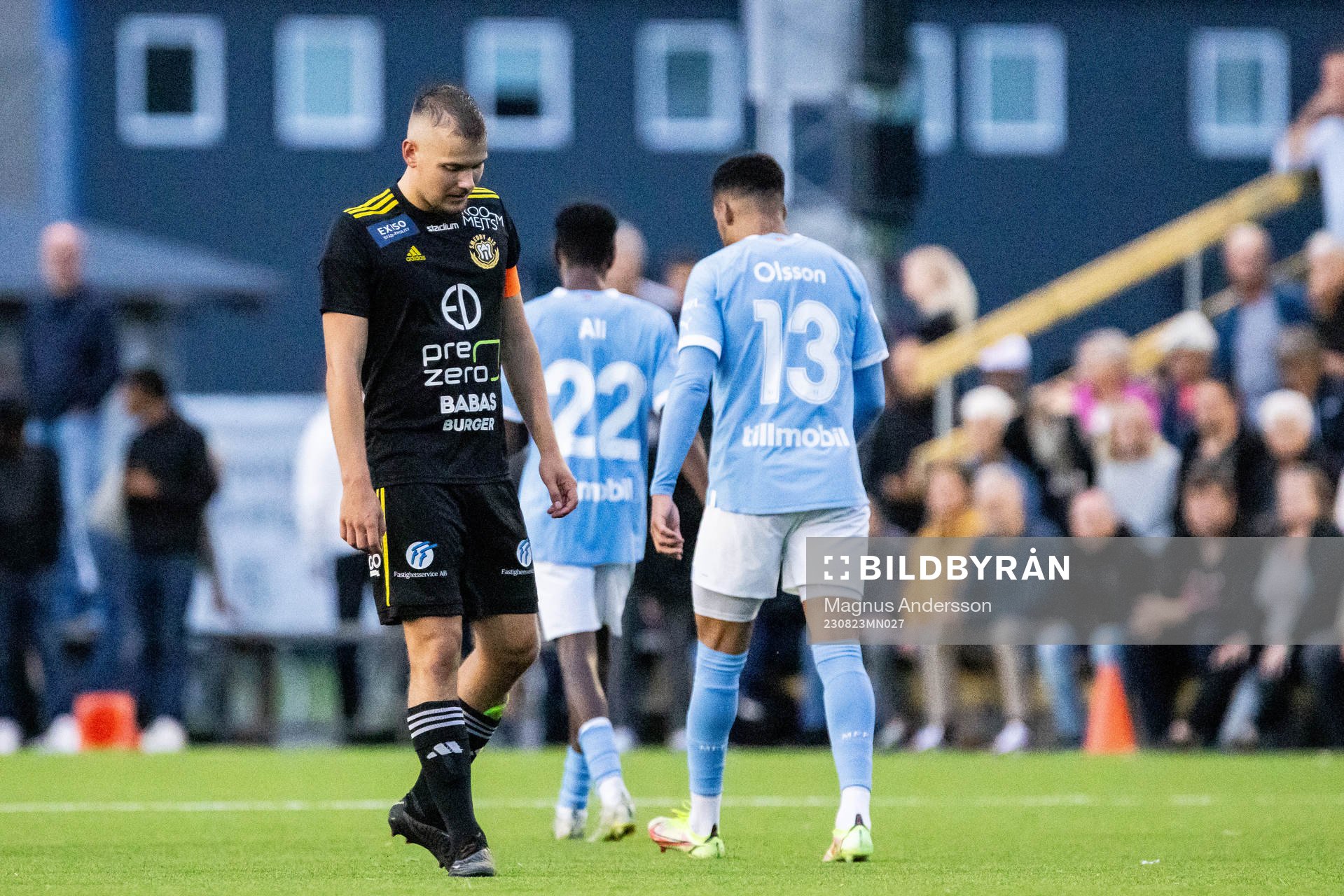 Smedby AISs Jakob Olsson deppar
