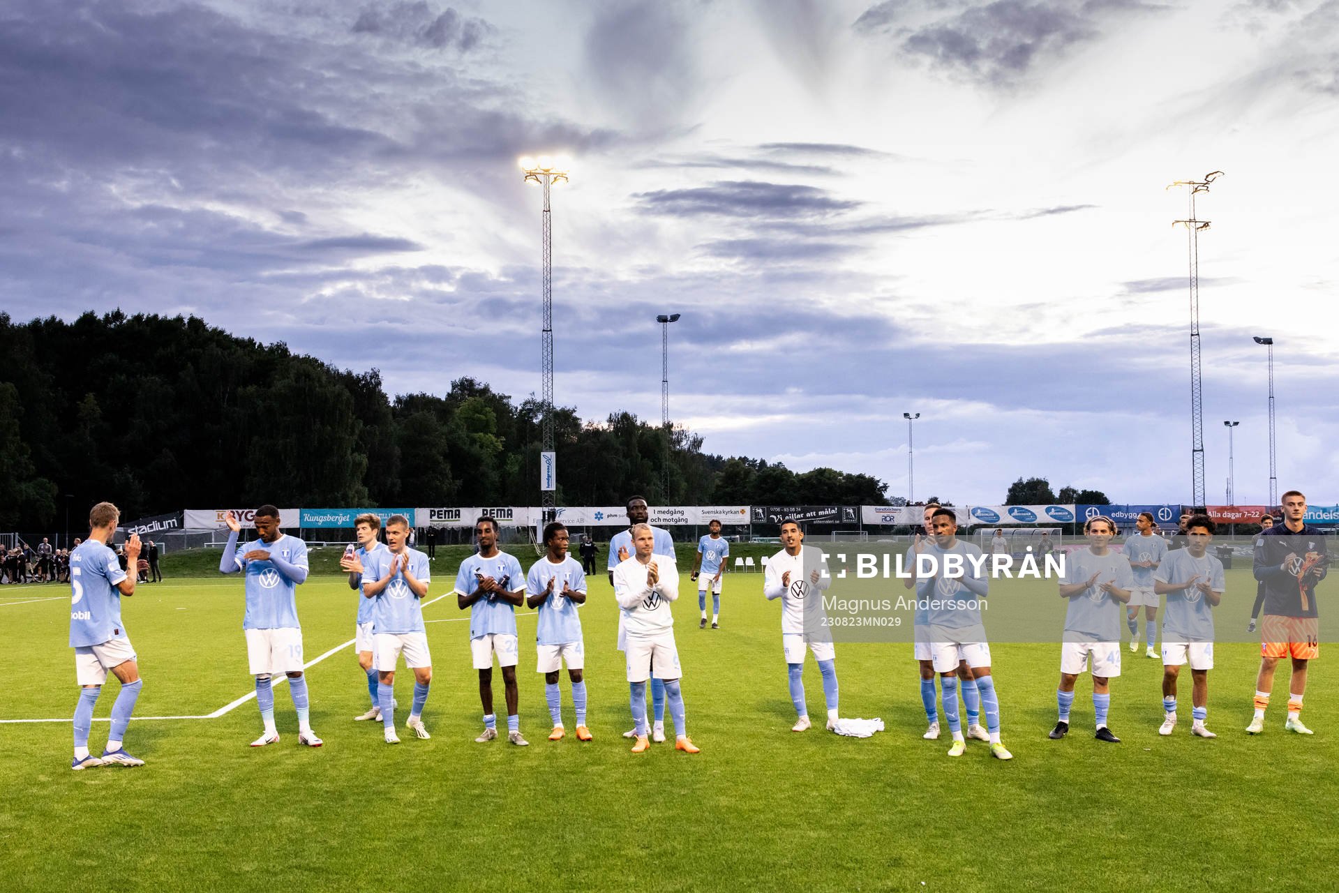 Malmö FFs spelare tackar publiken