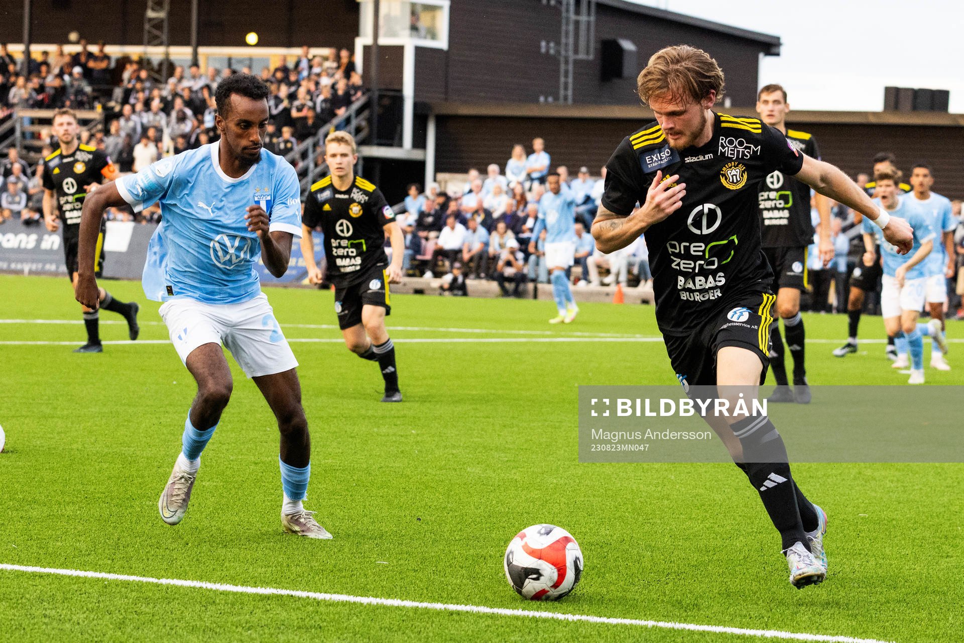 Malmö FFs Taha Ali Smedby AISs Kevin Fridh