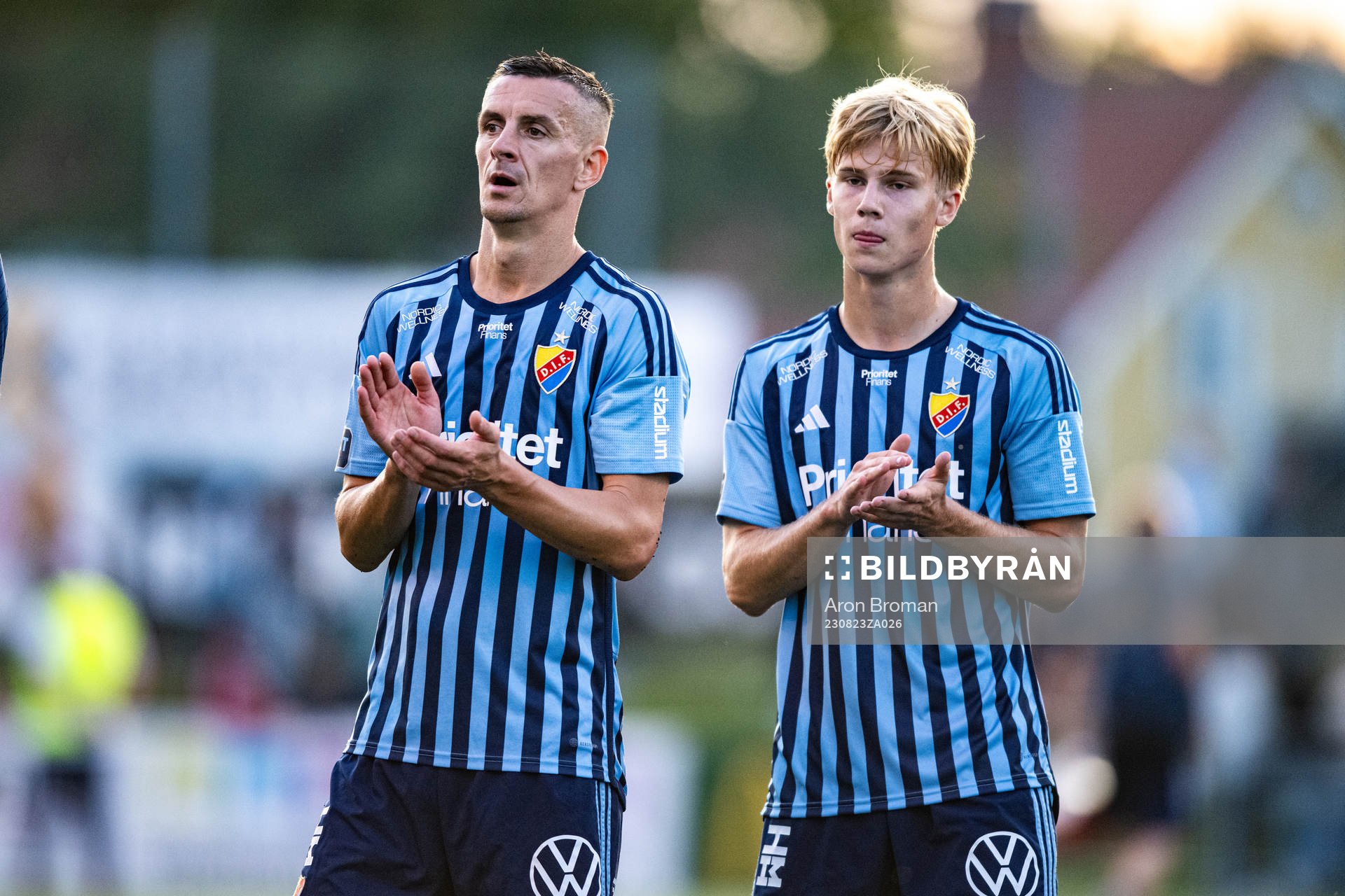 Djurgårdens Haris Radetinac och Theo Bergvall jublar efter fotbollsmatchen i Svenska Cupen mellan Sandvikens IF och Djurgården den 23 augusti 2023 i Sandviken.