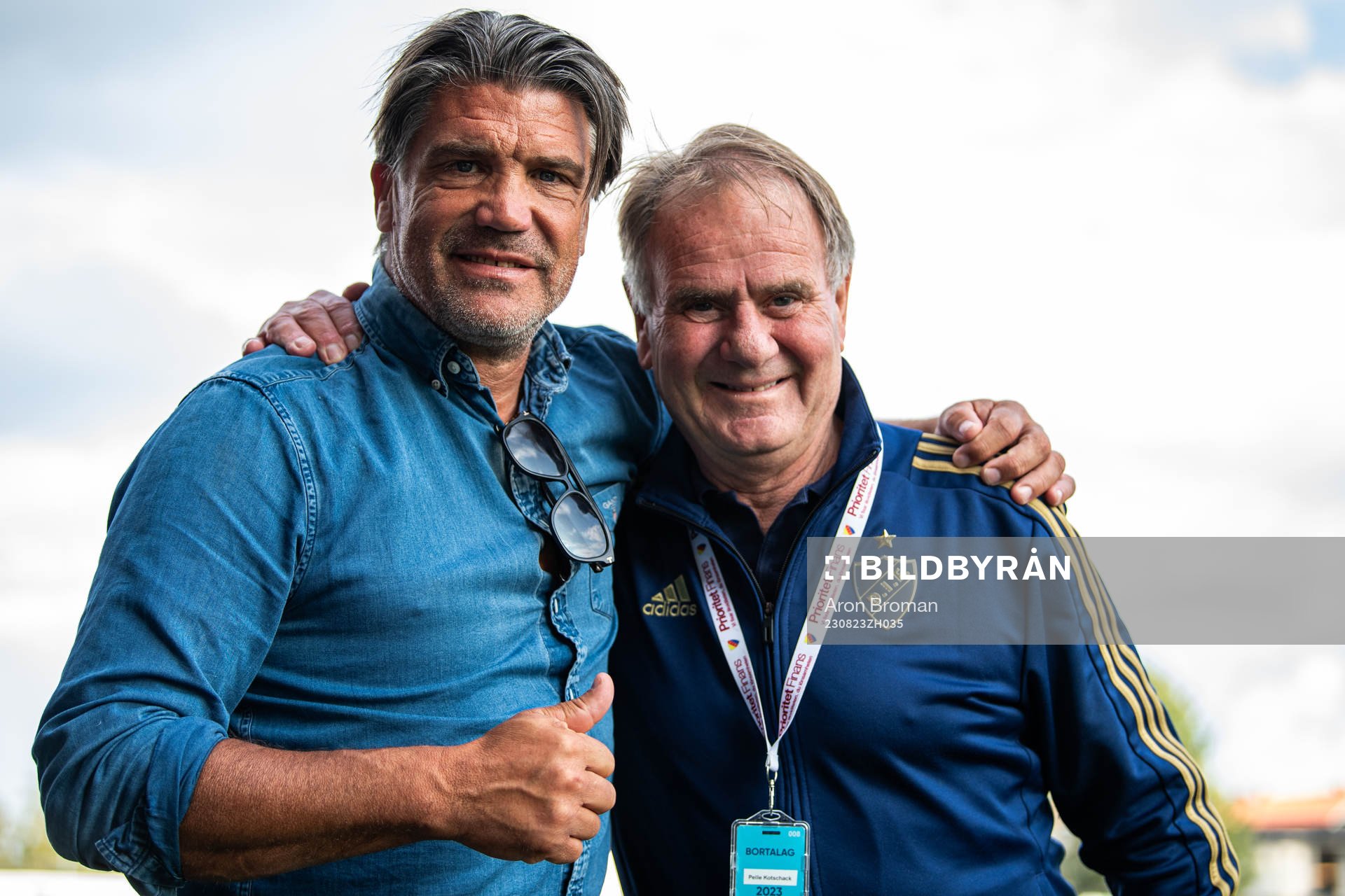 Djurgårdens sportchef Bosse Andersson och Pelle Kotschack inför fotbollsmatchen i Svenska Cupen mellan Sandvikens IF och Djurgården den 23 augusti 2023 i Sandviken.