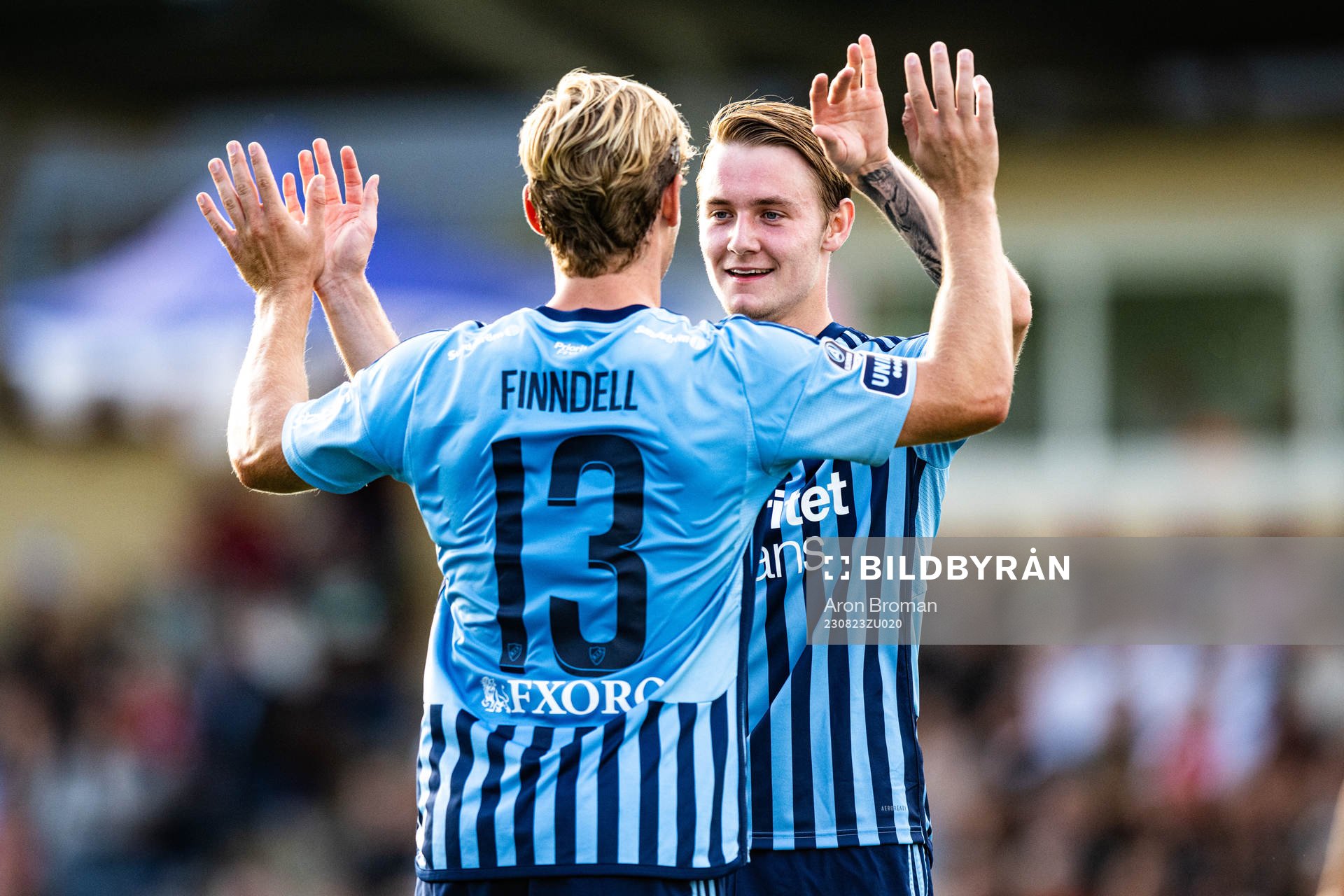 Djurgårdens Hampus Finndell och Noel Milleskog jublar