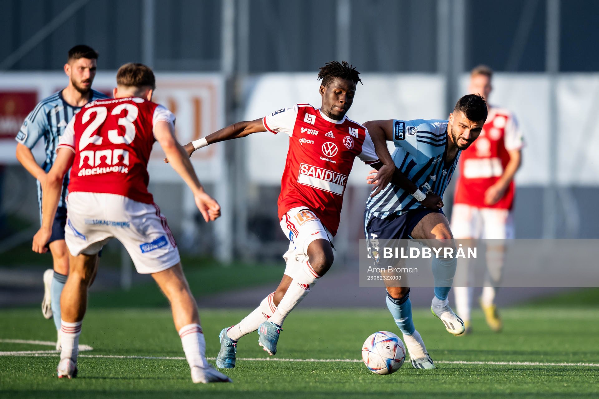 Sandvikens IFs Mamadou Kouyate och Djurgårdens Musa