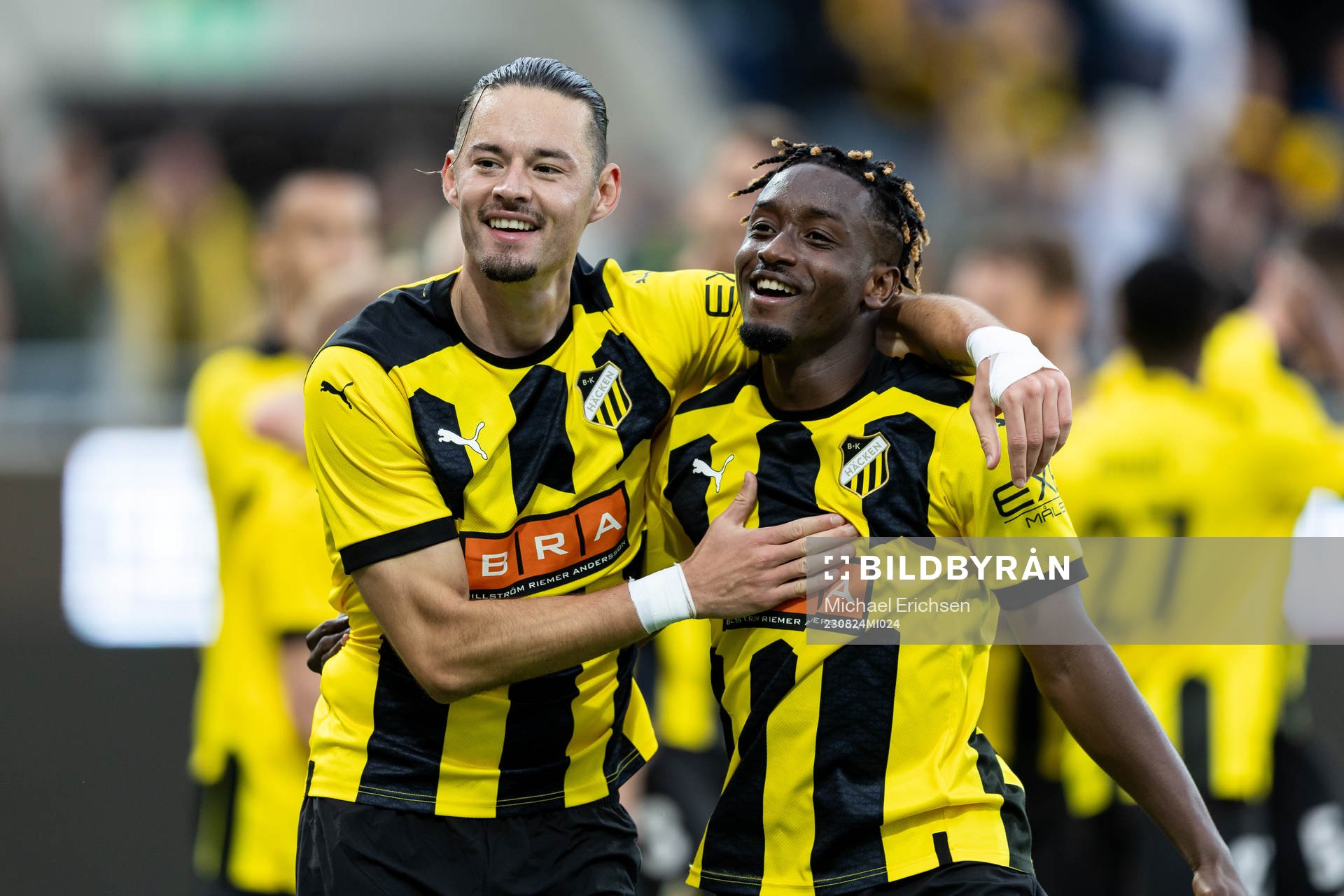 Amor Layouni celebrate with Ibrahim Sadiq of Häcken