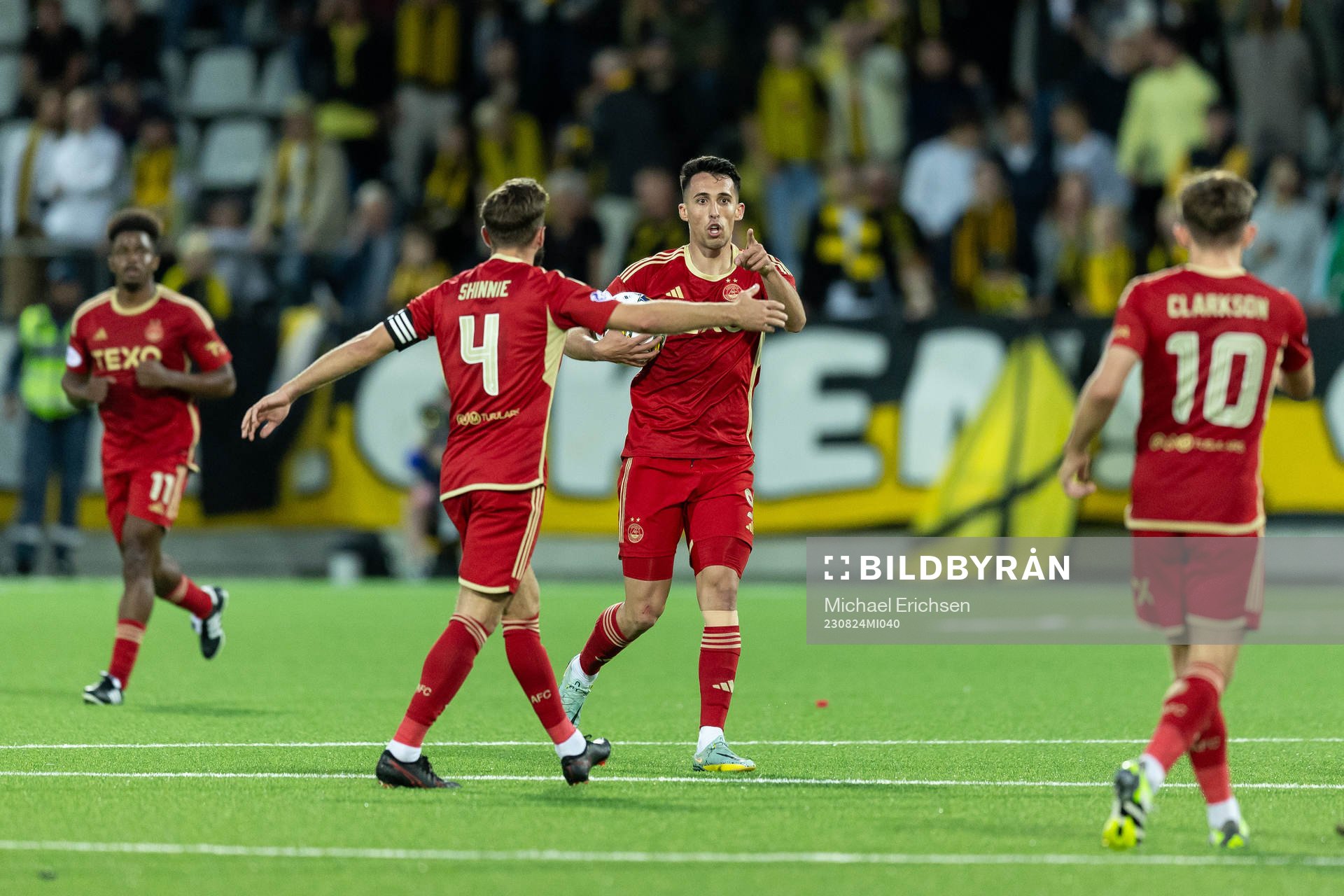 Bojan Miovski of Aberdeen celebrates