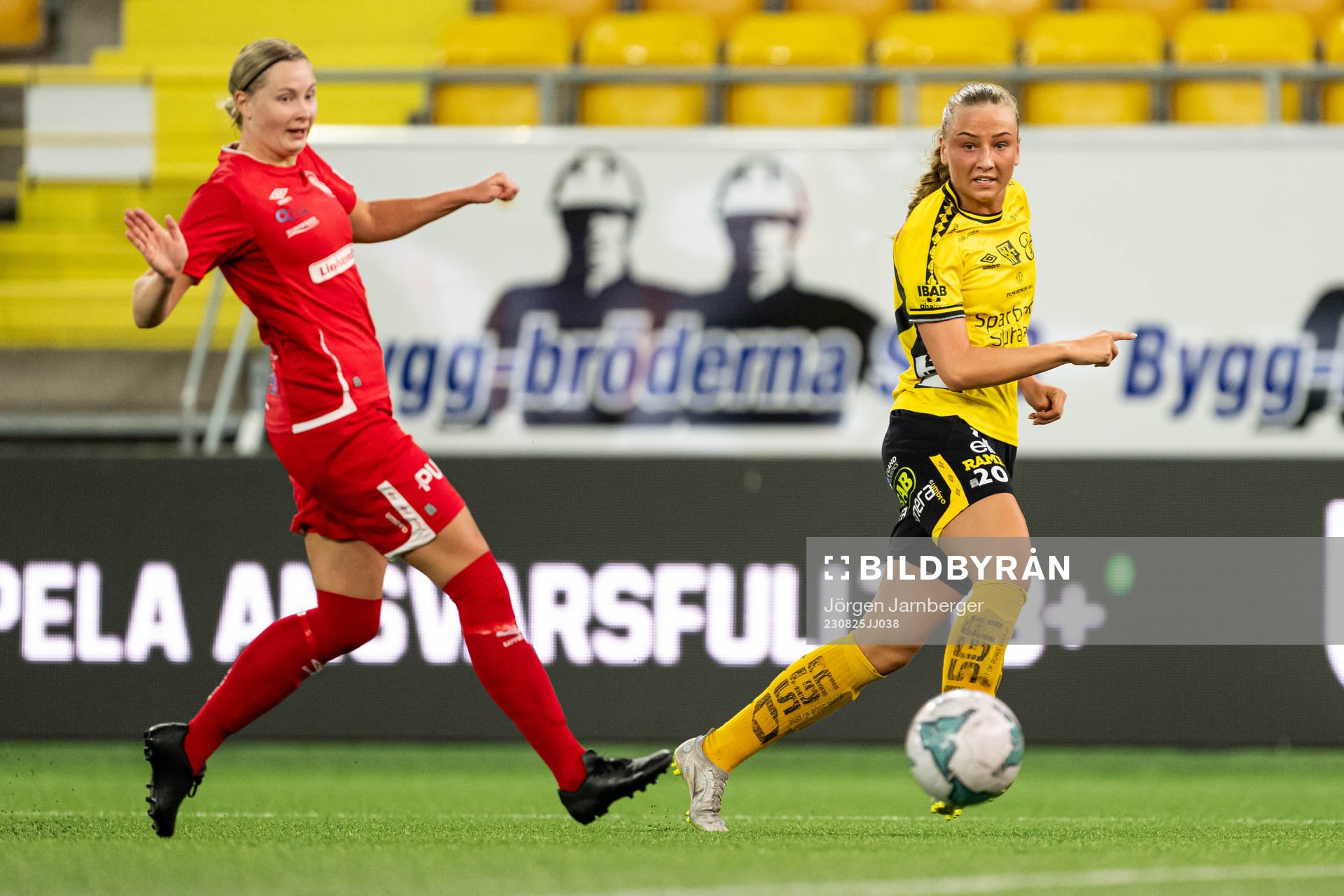 Falköpings Matilda Wallén och Elfsborgs Stina Jensen