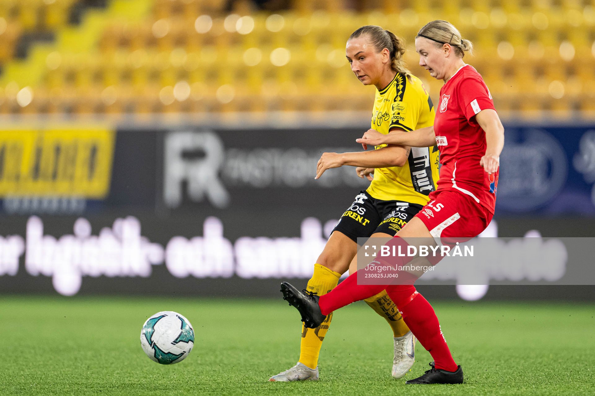Elfsborgs Stina Jensen och Falköpings Matilda Wallén