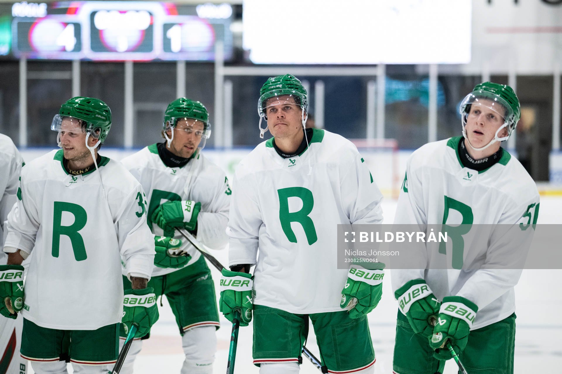 Rögles Erlend Lesund och Adam Engström jublar