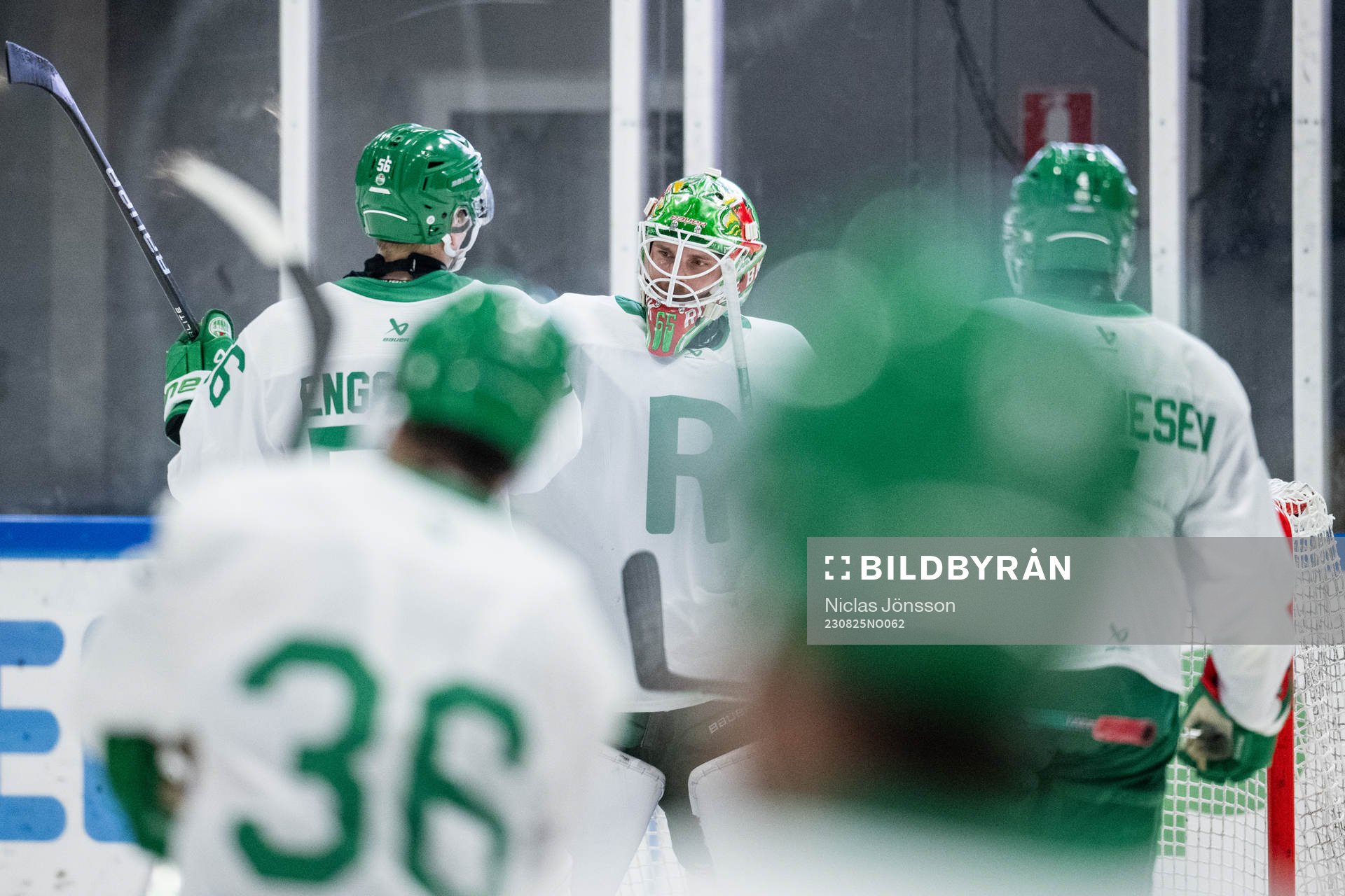 Rögles målvakt Christoffer Rifalk jublar