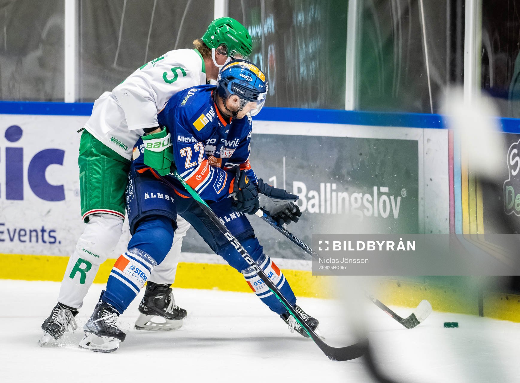 Rögles Ludvig Claesson  och Växjös Tobias Rieder