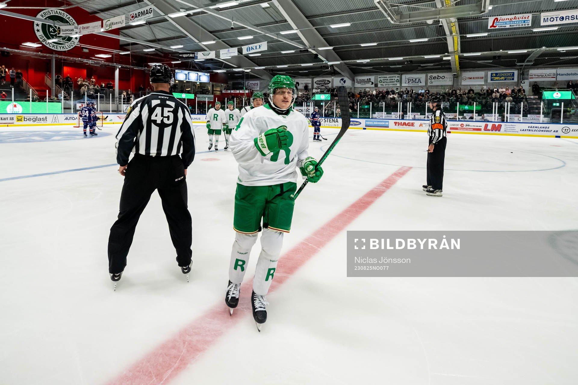 Rögles Johannes Johannesen jublar