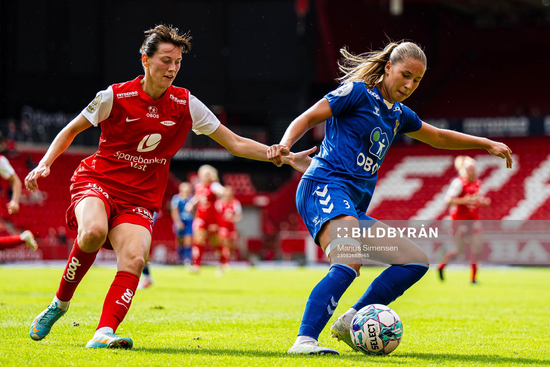 Rakel Engesvik of Brann and Maria Fink of Lyn