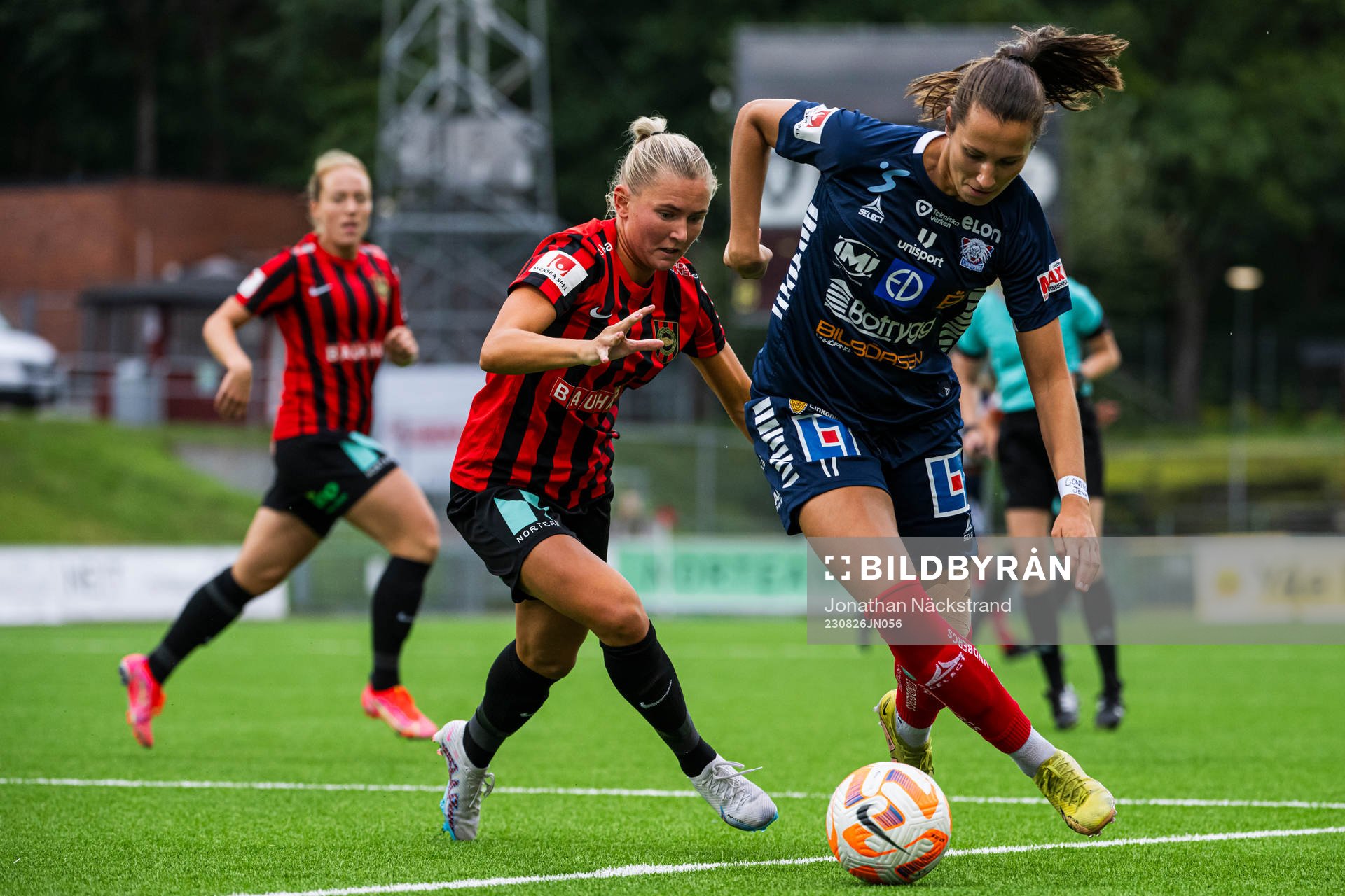 Linköpings Nellie Karlsson och Brommapojkarnas Ellen Toivio