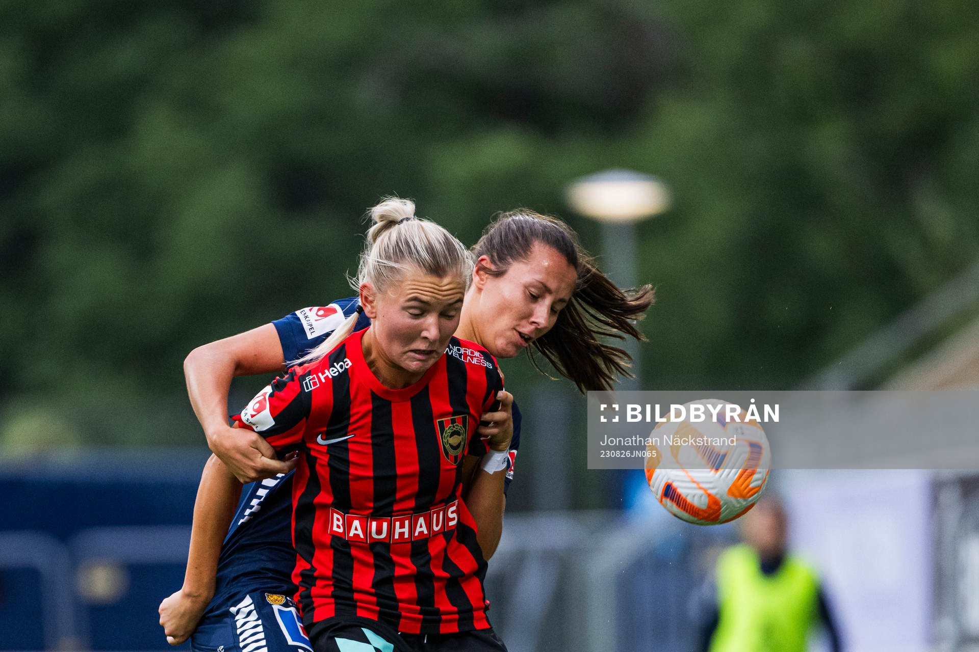 Brommapojkarnas Ellen Toivio och Linköpings Nellie Karlsson