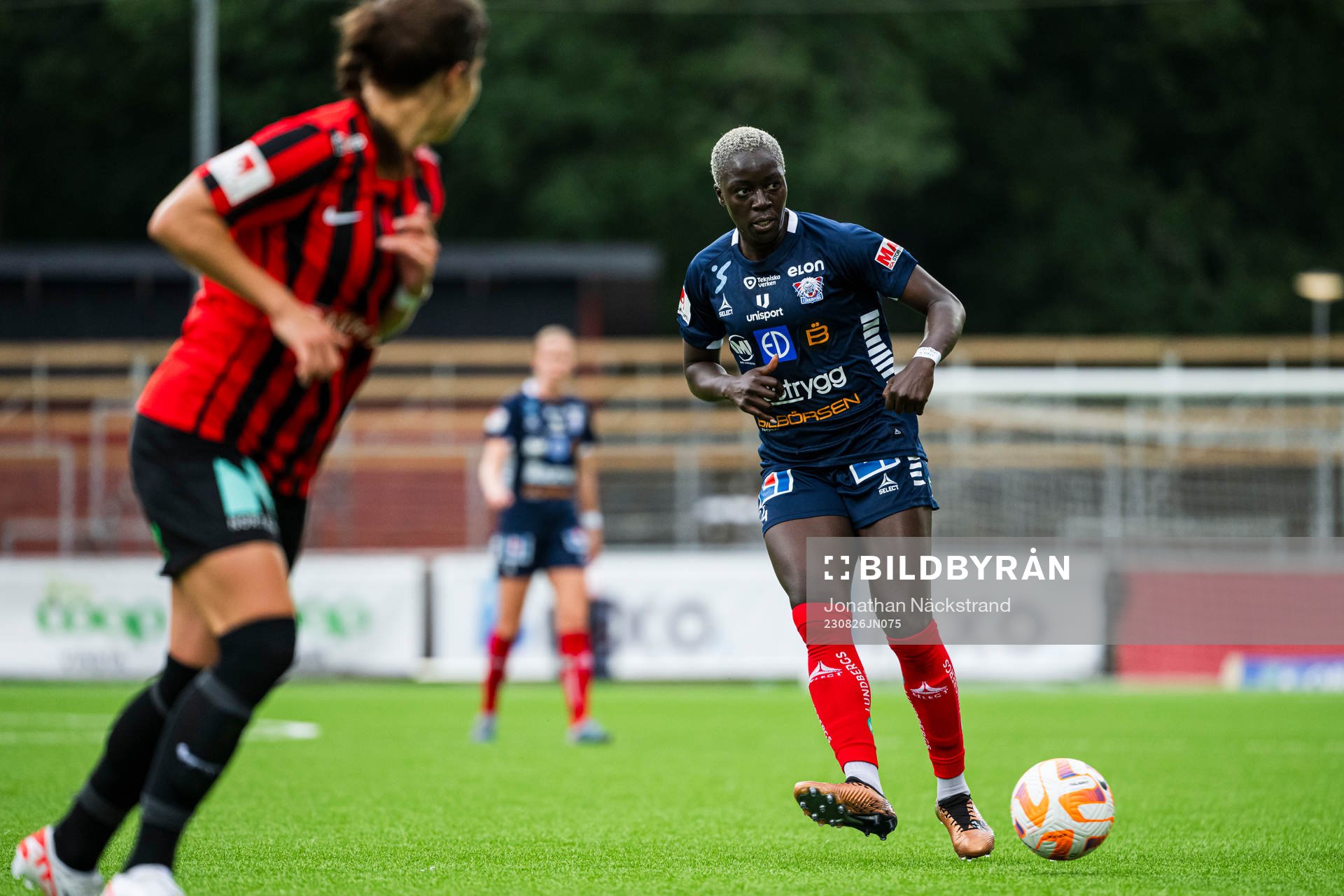Linköpings Michaela Abam under fotbollsmatchen i Damallsvenskan mellan Brommapojkarna och Linköping den 26 augusti 2023 i Stockholm.