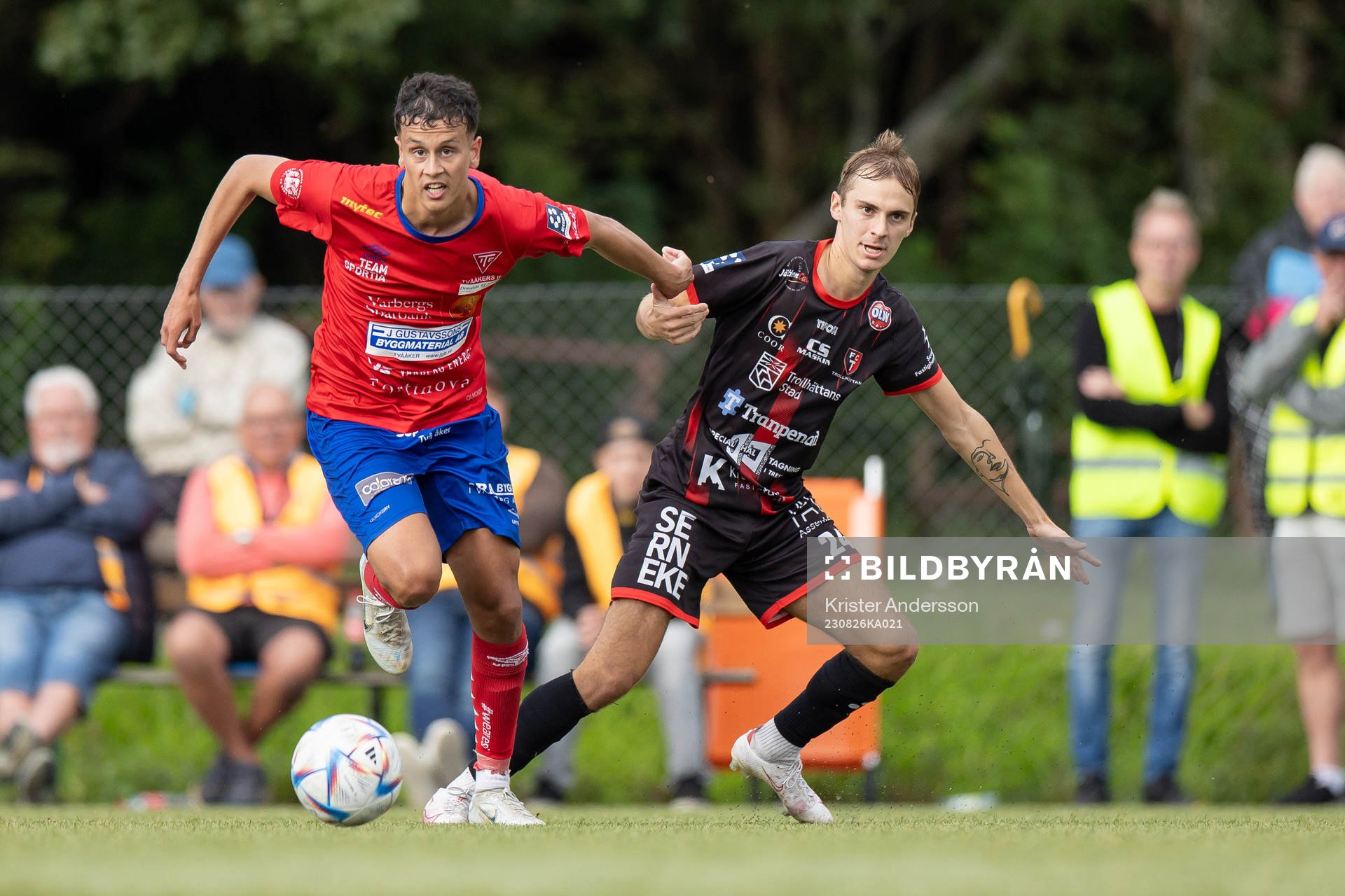 Tvååkers Elliot Hintsa och Trollhättans Emilio Reljanovic