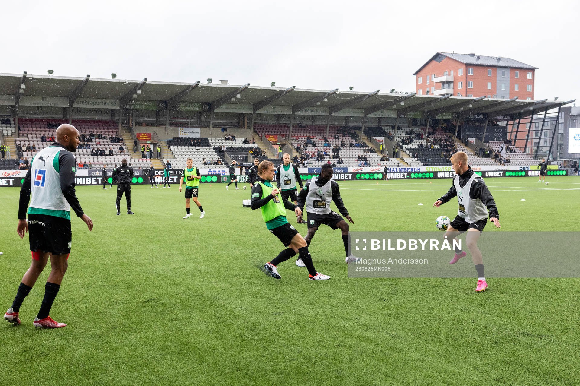 Västerås SKs spelare på uppvärmningen