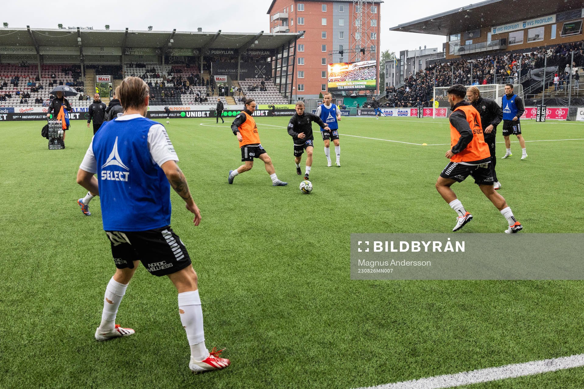Örebros spelare på uppvärmningen
