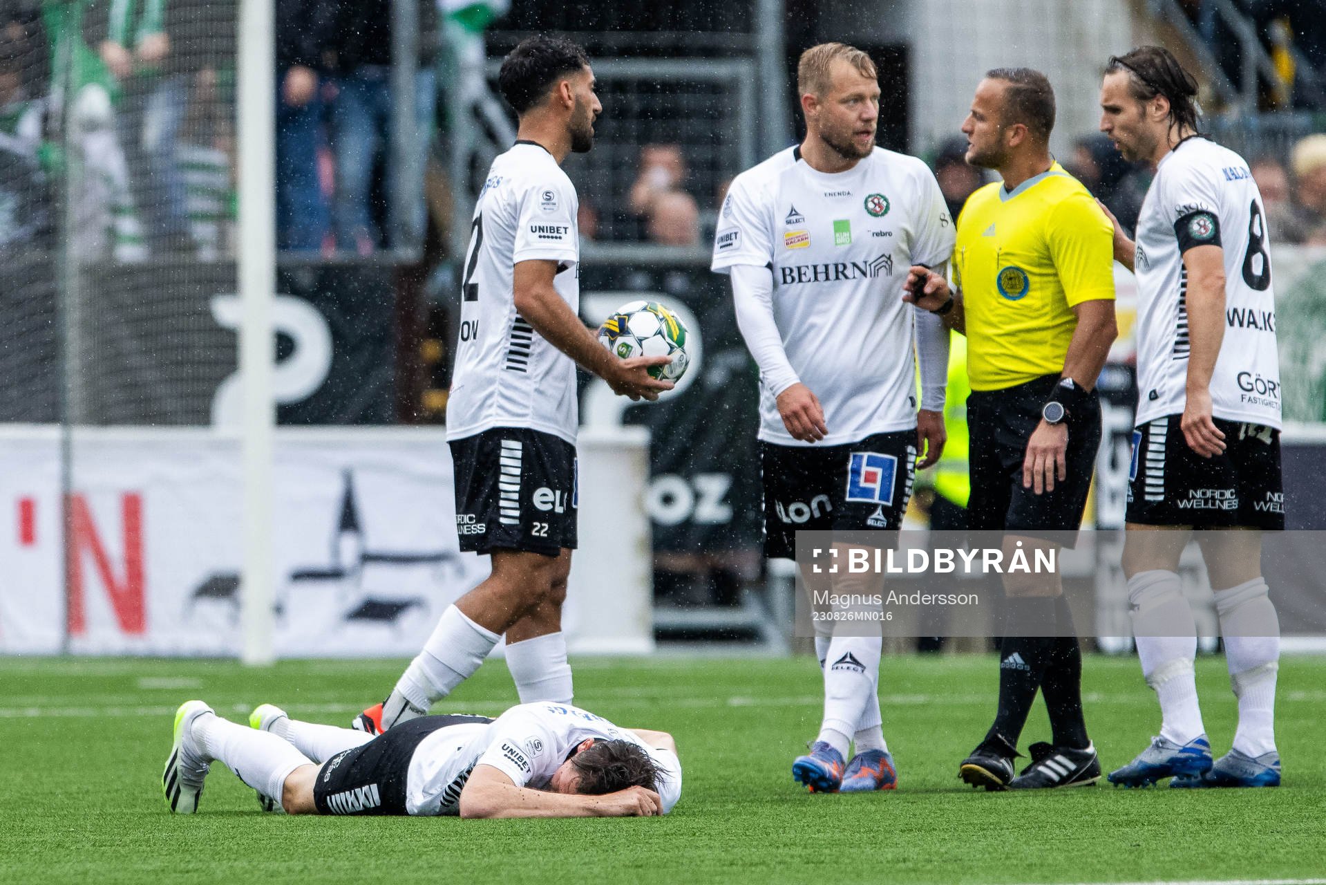 Örebros Daniel Hultqvist har ont