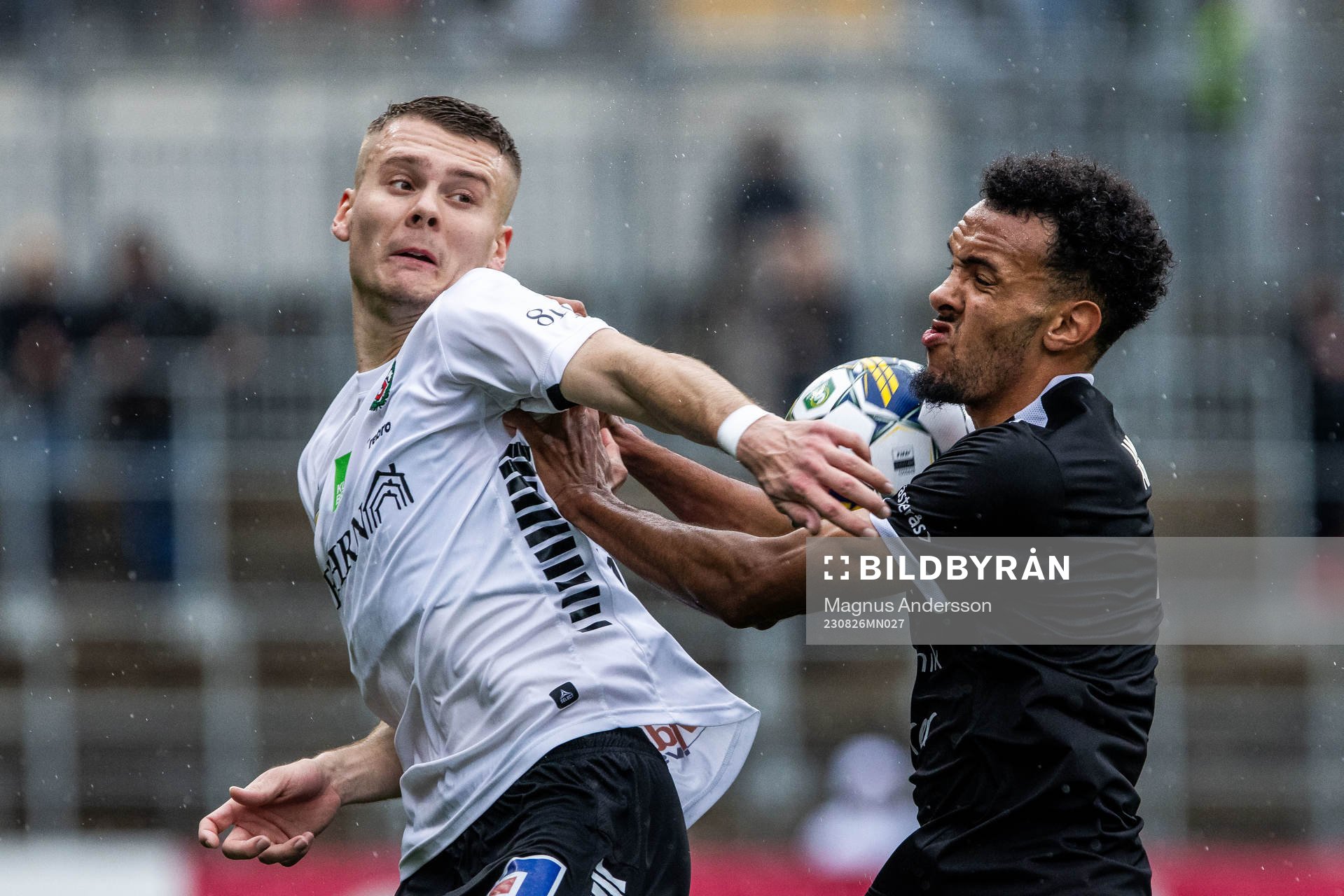 Örebros Jake Larsson och Västerås SKs Alex Douglas