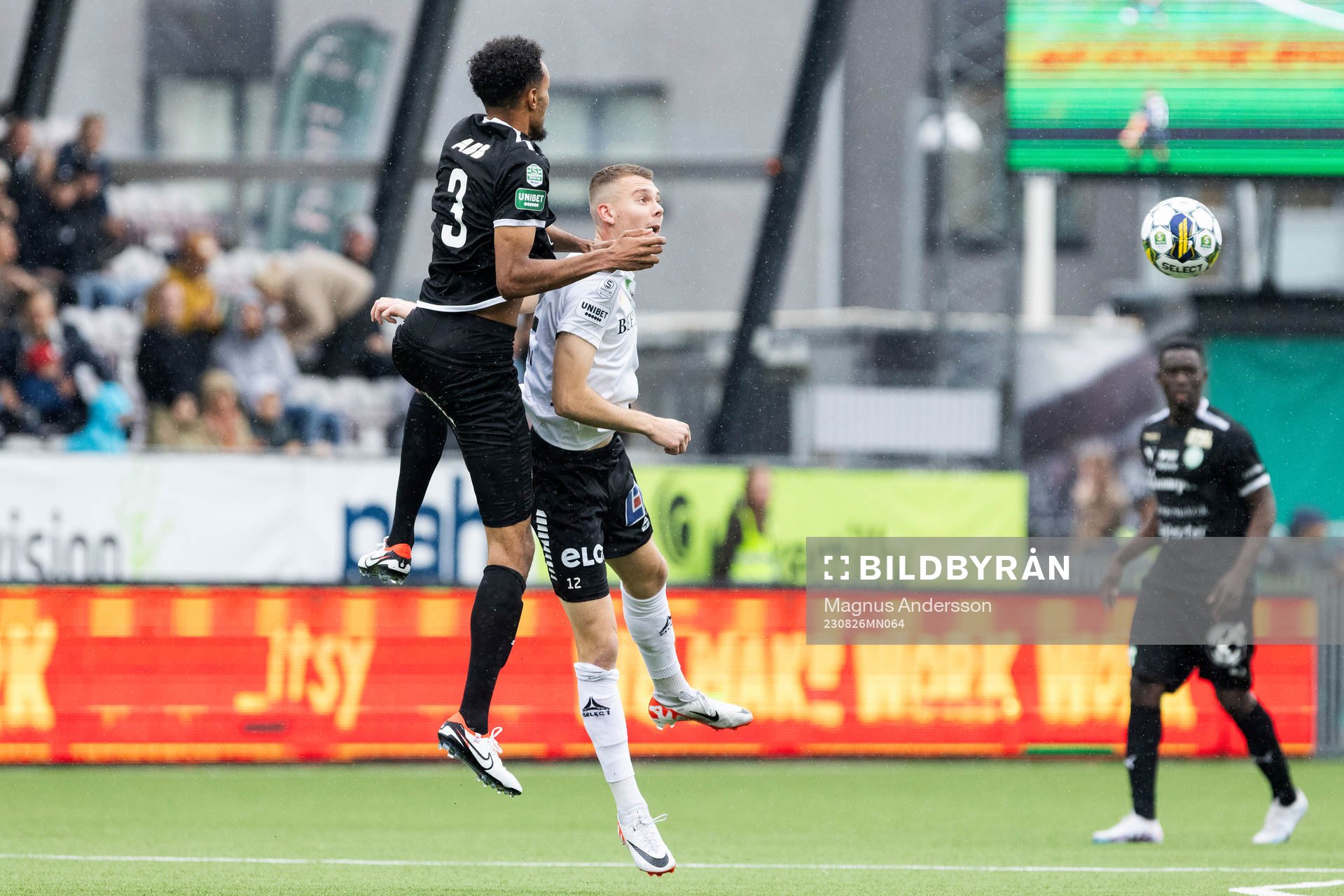 Västerås SKs Alex Douglas och Örebros Jake Larsson