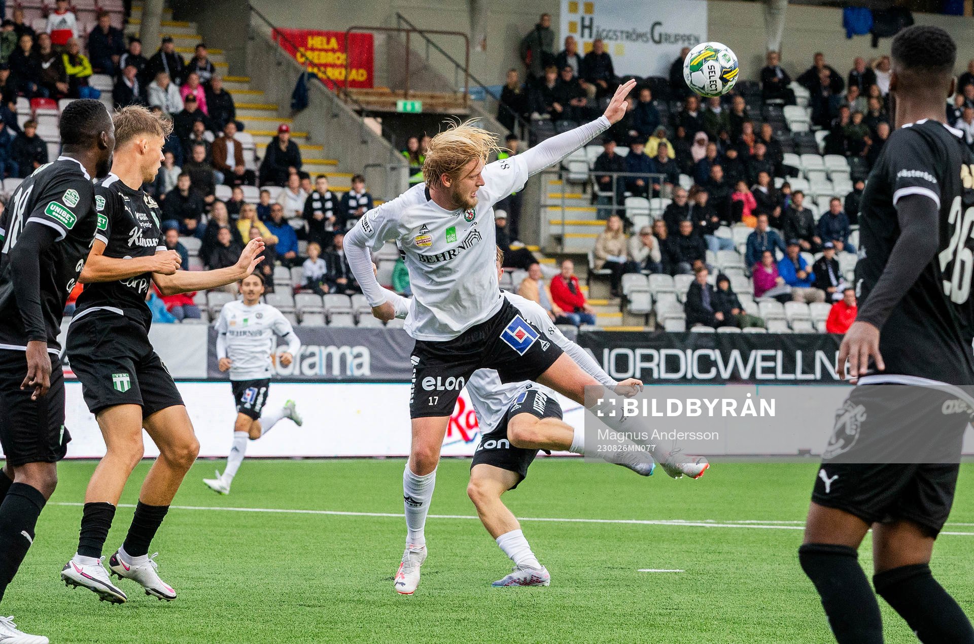 Örebros Kalle Holmberg under fotbollsmatchen i Superettan mellan Örebro och Västerås SK den 26 augusti 2023 i Örebro. 
