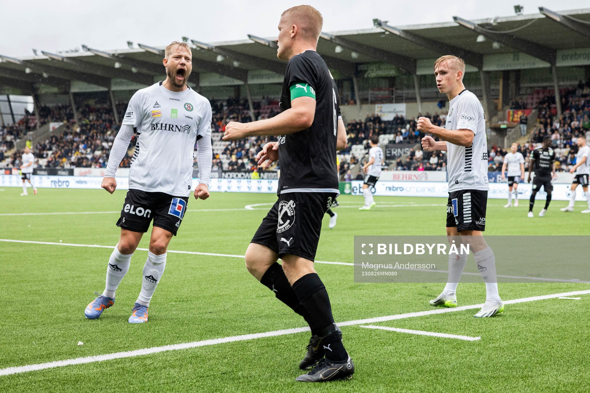 Örebros Sebastian Crona , Västerås SKs Simon Johansson