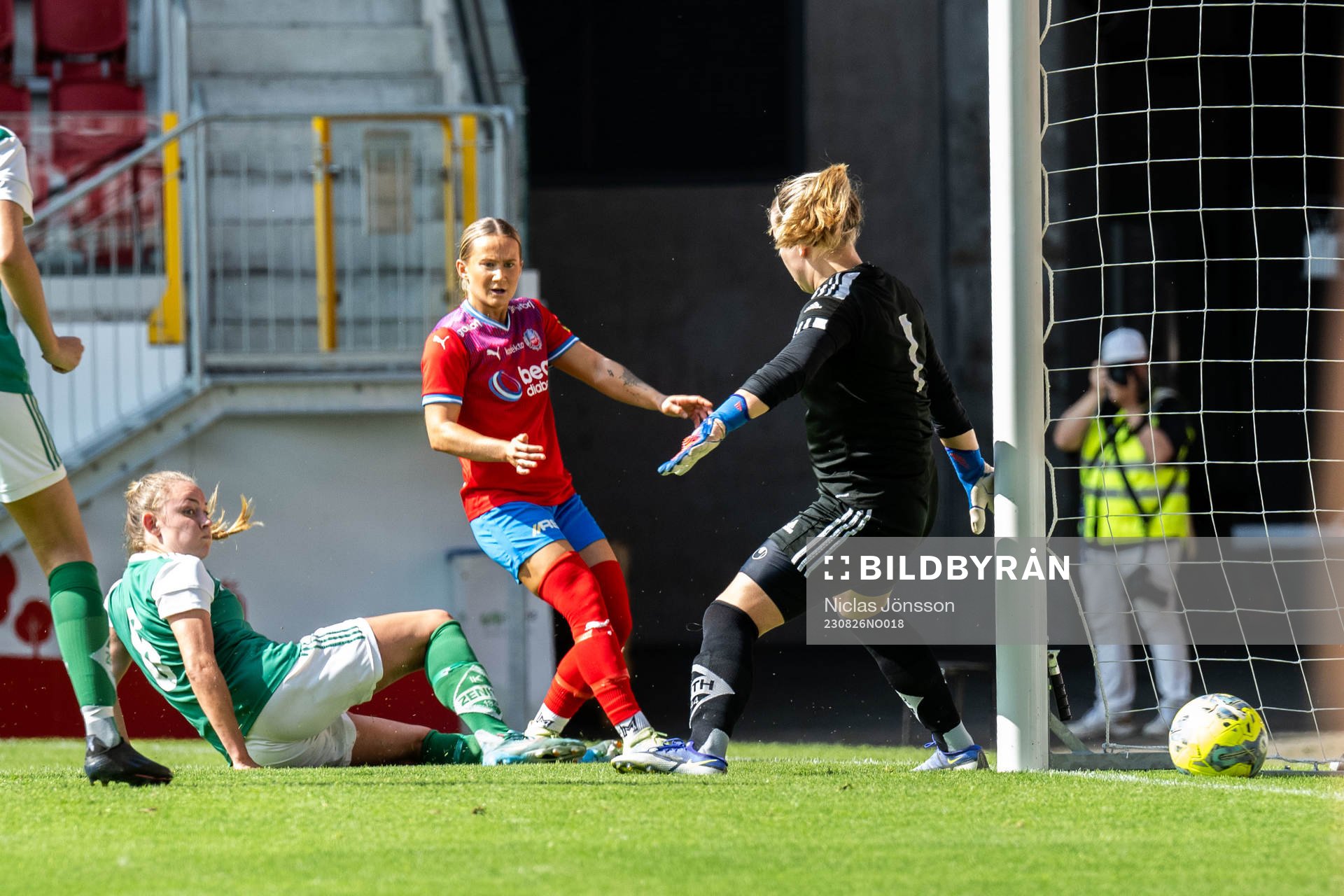 Helsingborgs Sanna Nilsson gör 1-0 bakom IK Zeniths