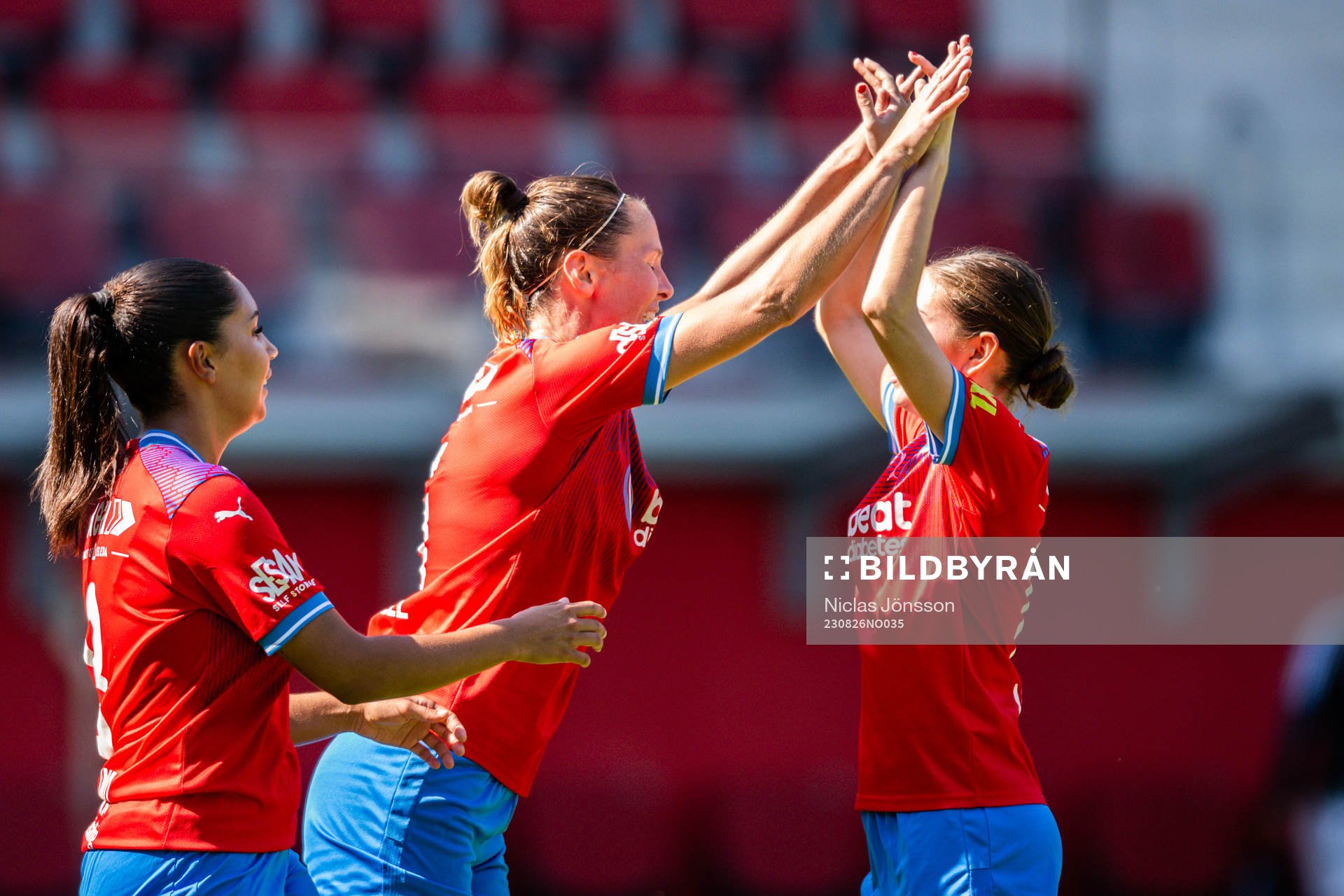 Helsingborgs Josefine Wiksell och Ida Vahtera jublar