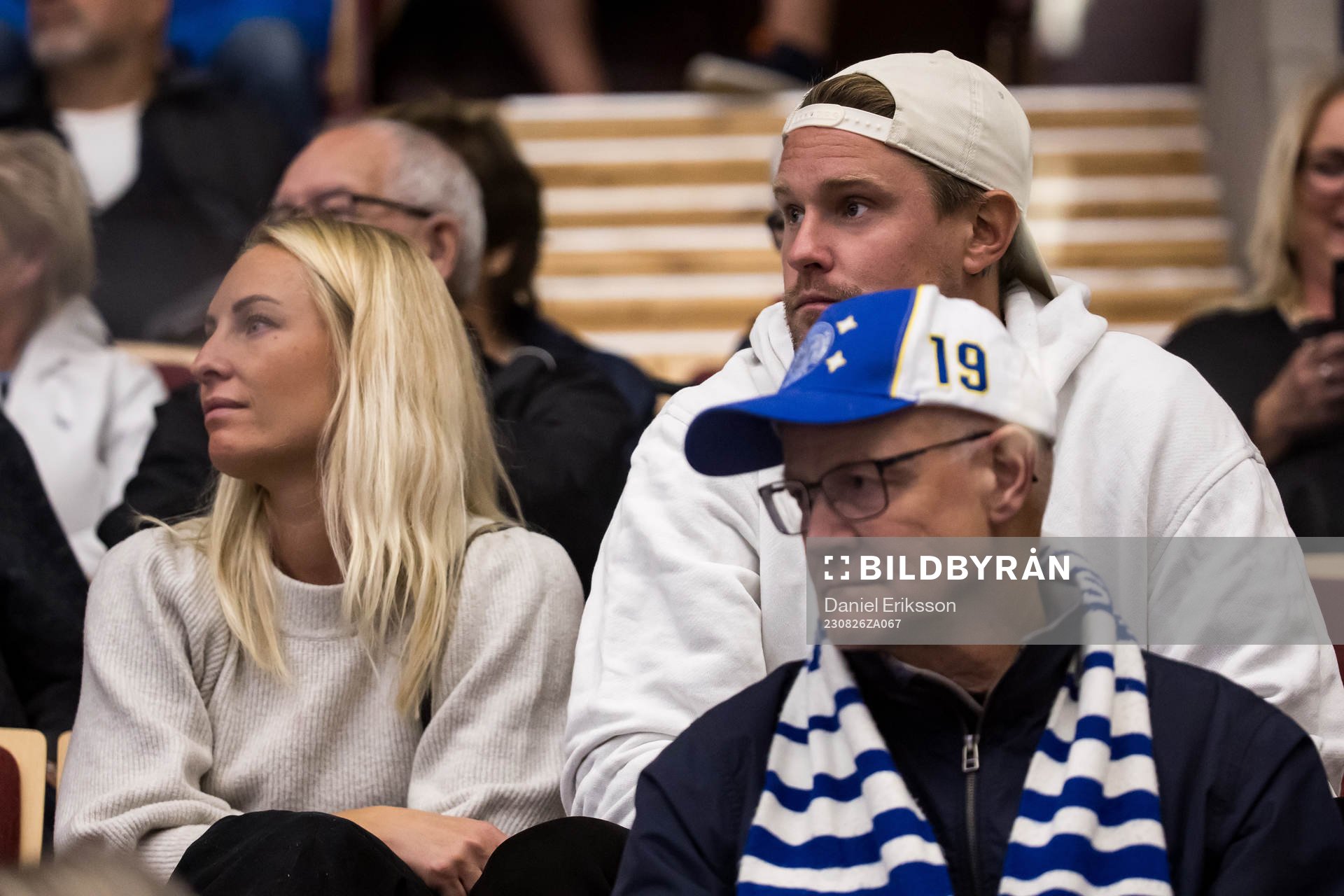 Leksands fd spelare Jonas Ahnelöv på läktaren