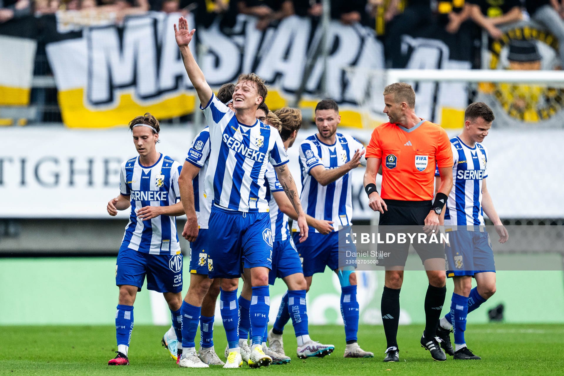 IFK Göteborgs Sebastian Hausner jublar med lagkamrater