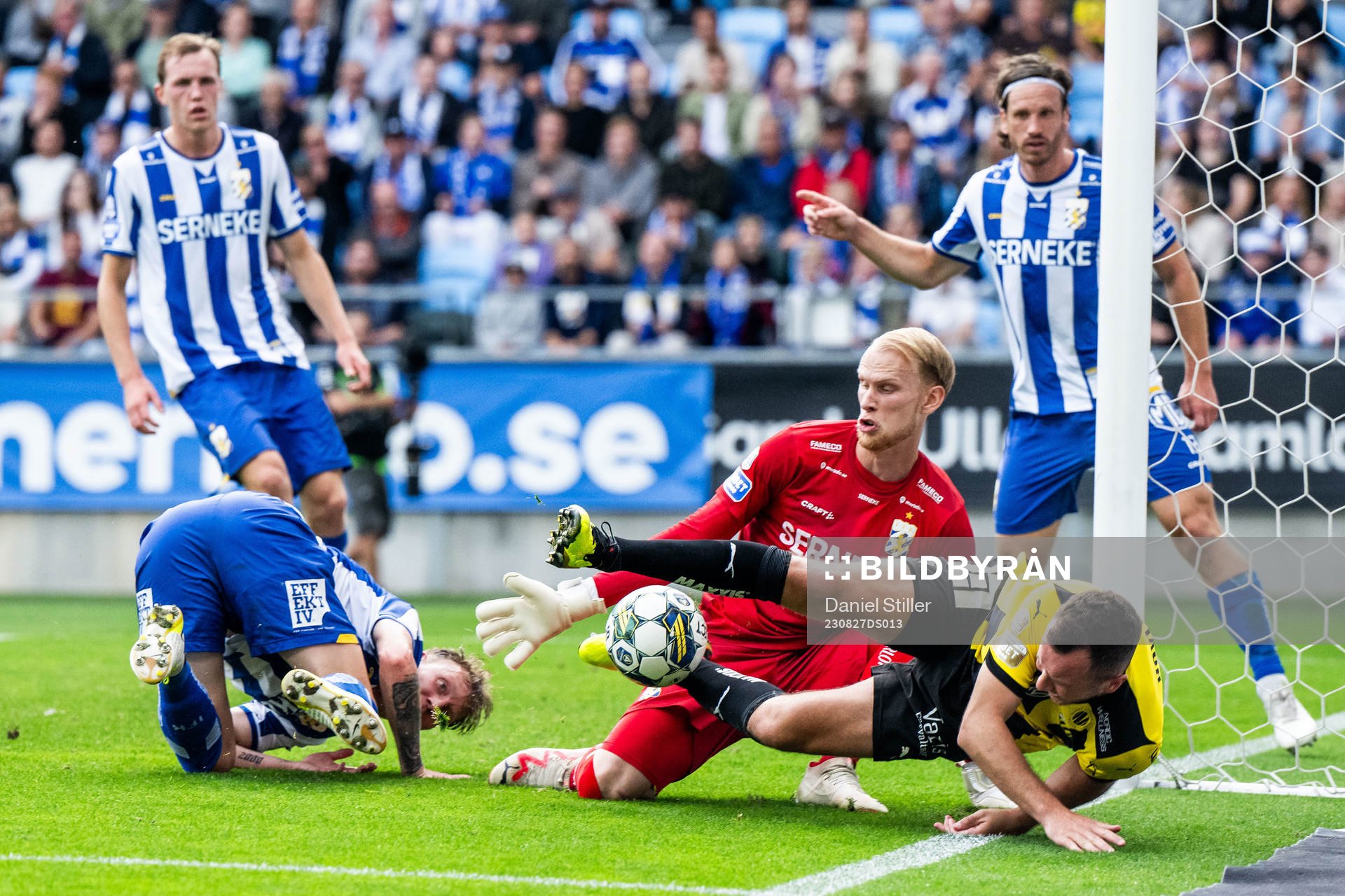Häckens Even Hovland och IFK Göteborgs målvakt Pontus