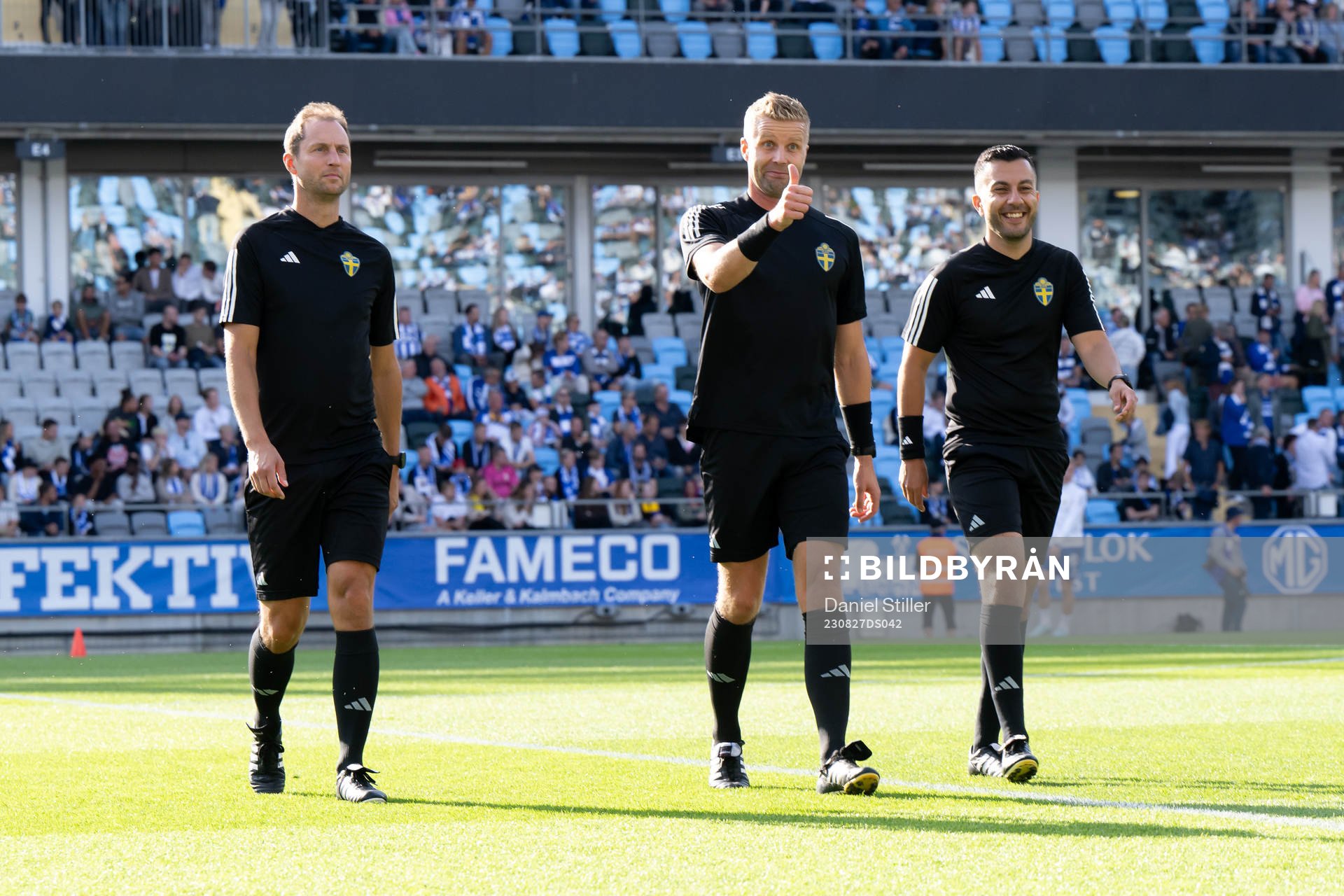 Assisterande domare Mikael Hallin, Domare Glenn Nyberg och assisterande domare Mahbod Beigi inför fotbollsmatchen i Allsvenskan mellan IFK Göteborg och Häcken den 27 augusti 2023 i Göteborg. 